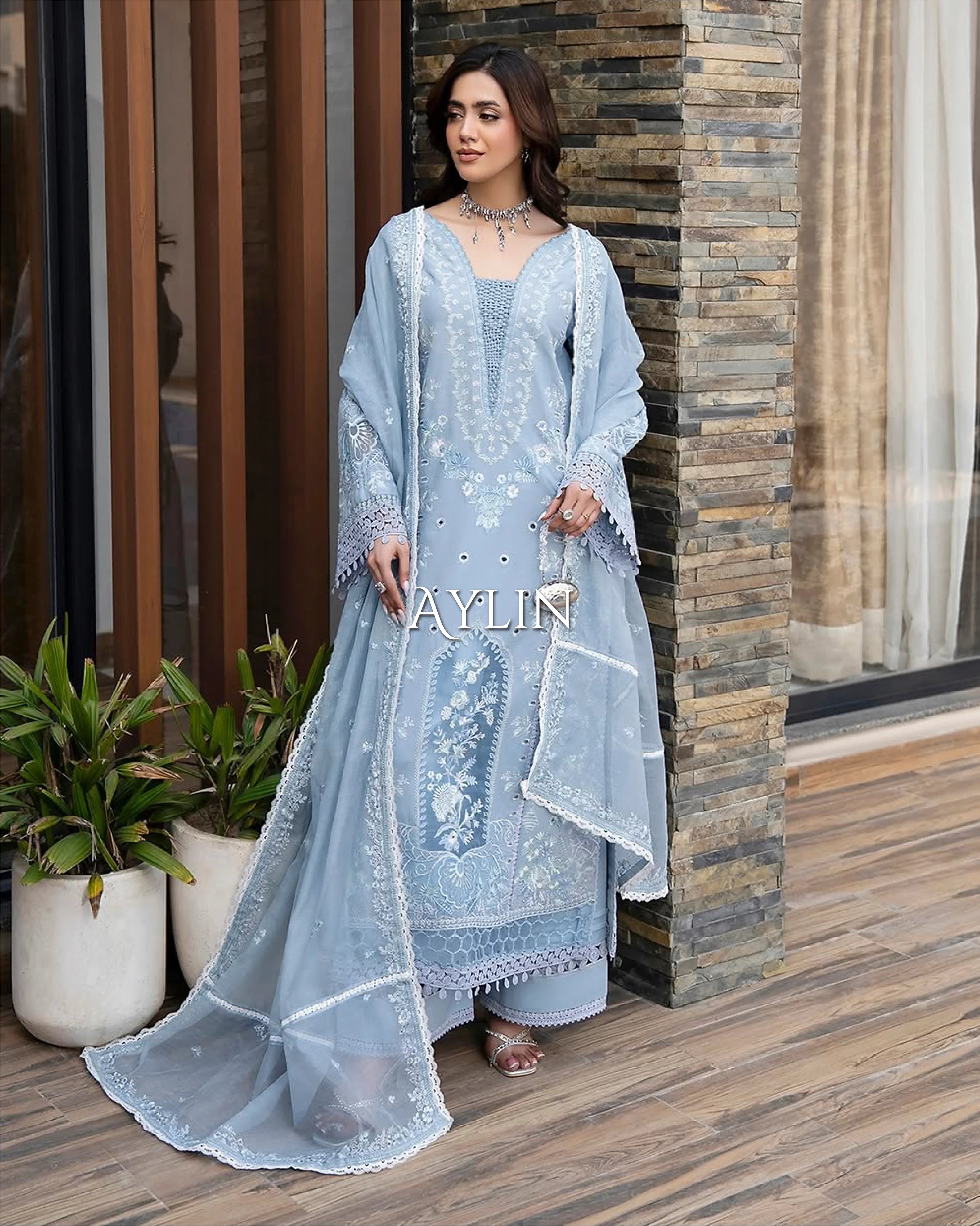 AYLIN LUXURY LAWN