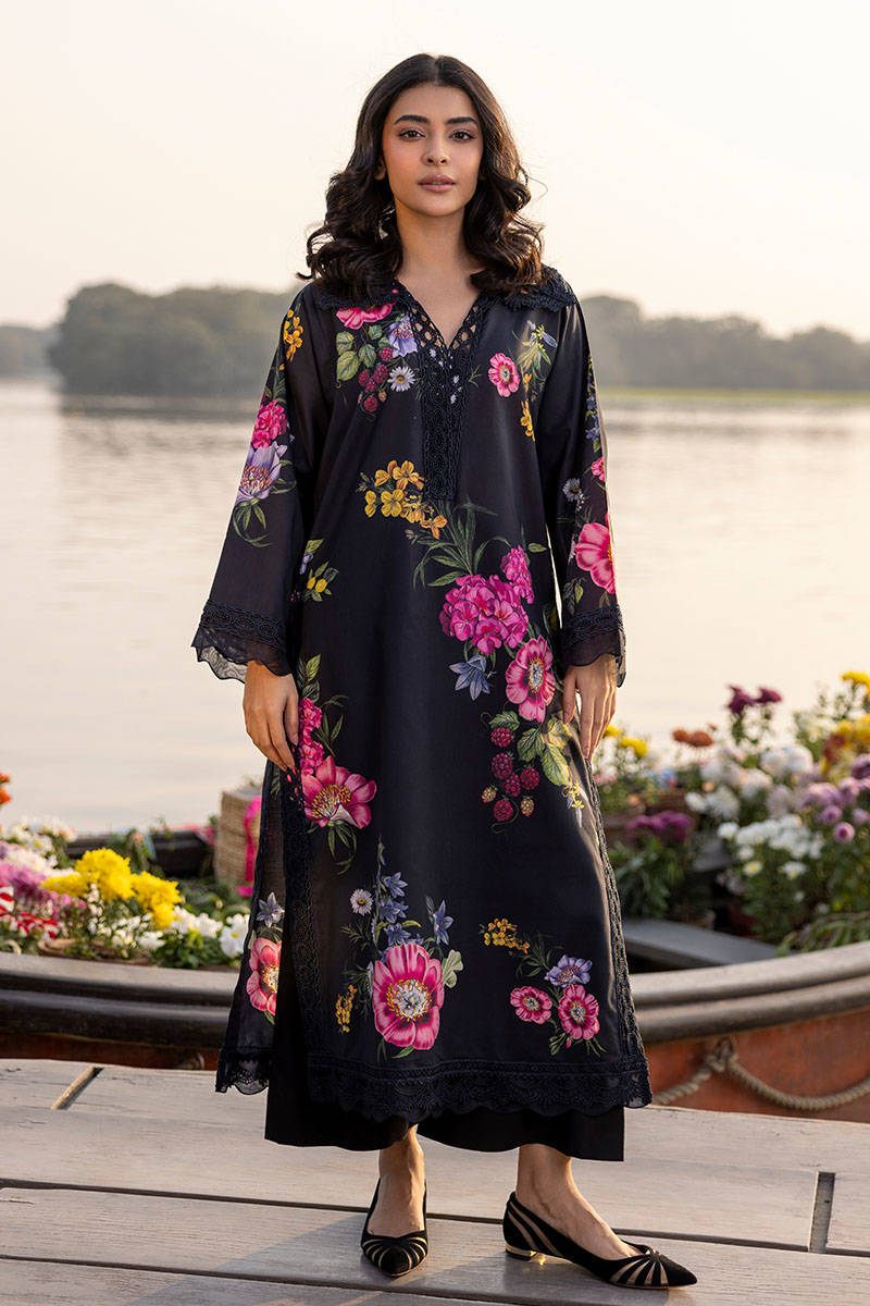 FARIDA HASAN MIDNIGHT BLOOM