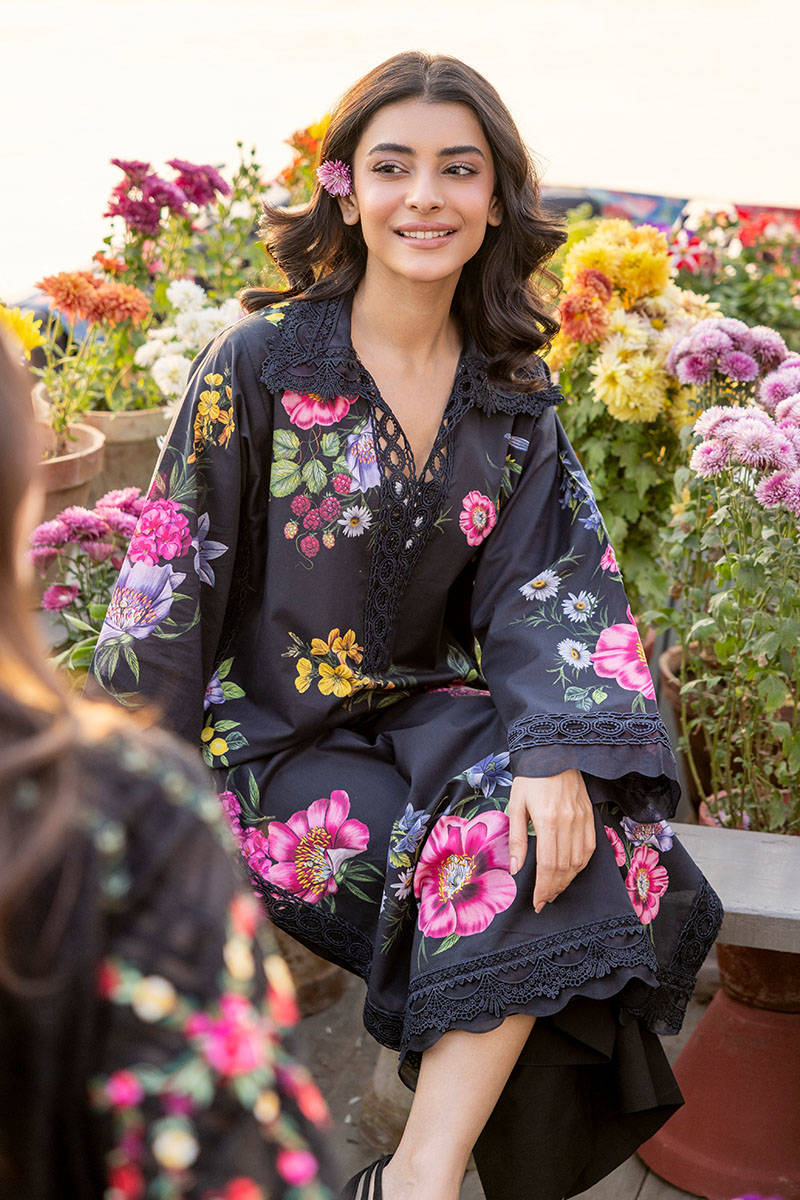 FARIDA HASAN MIDNIGHT BLOOM