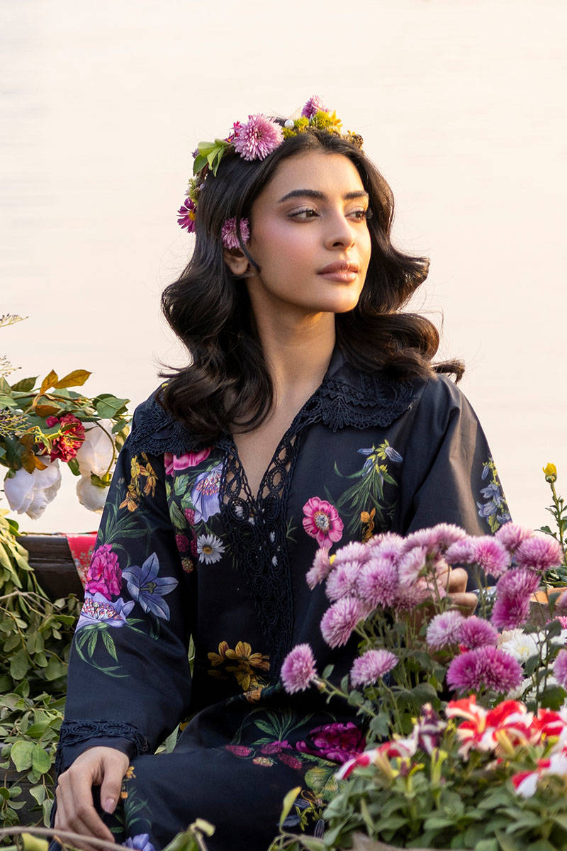 FARIDA HASAN MIDNIGHT BLOOM