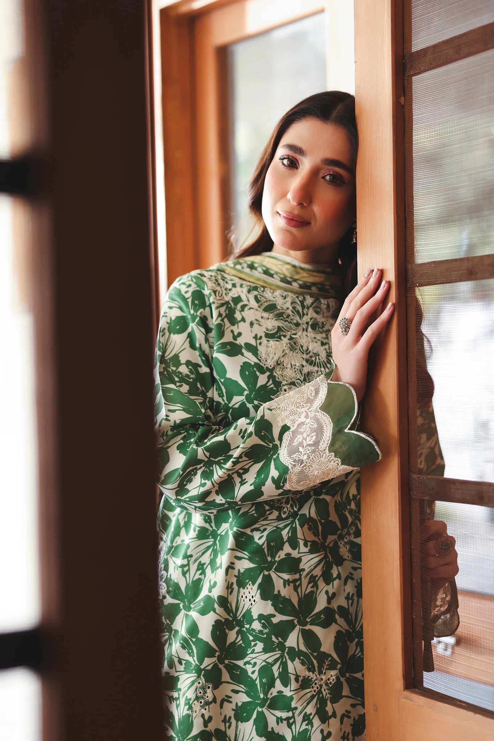 RAAYA ZINNIA LANTANA