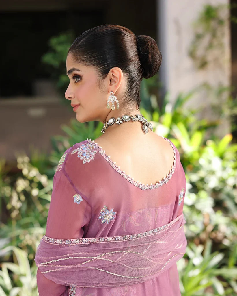 ROHEENAZ AANGAN  AROOJ