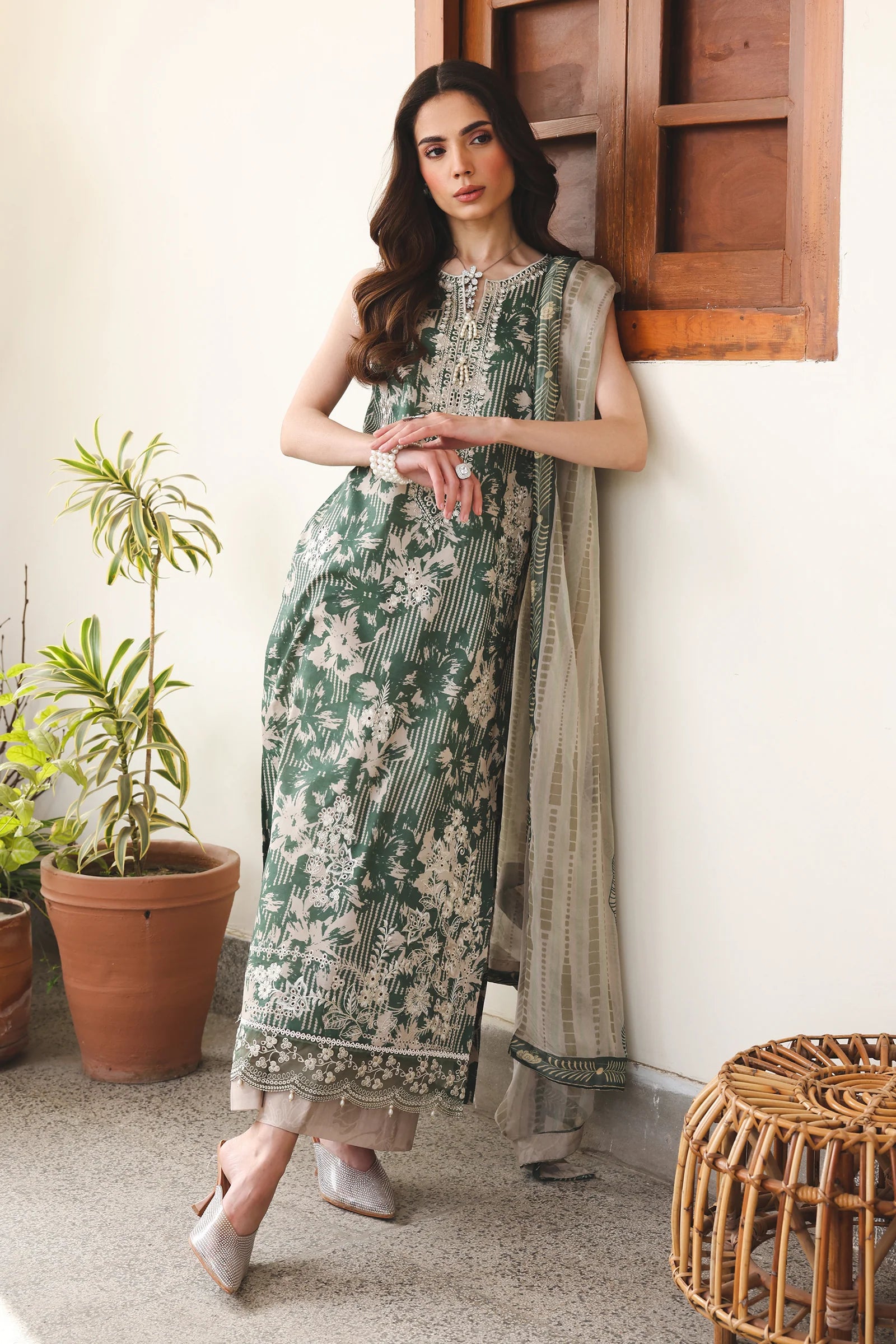 RAAYA ZINNIA SHARLEEZ