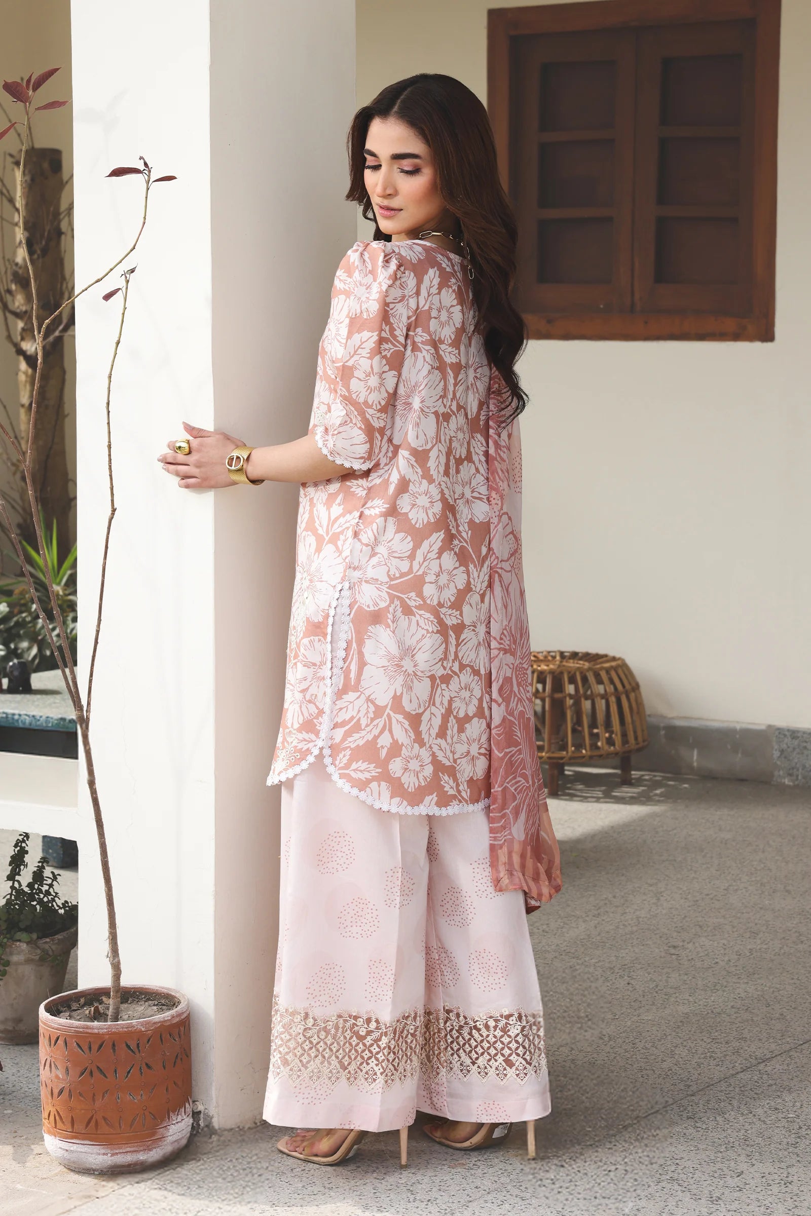 RAAYA ZINNIA FREESIA