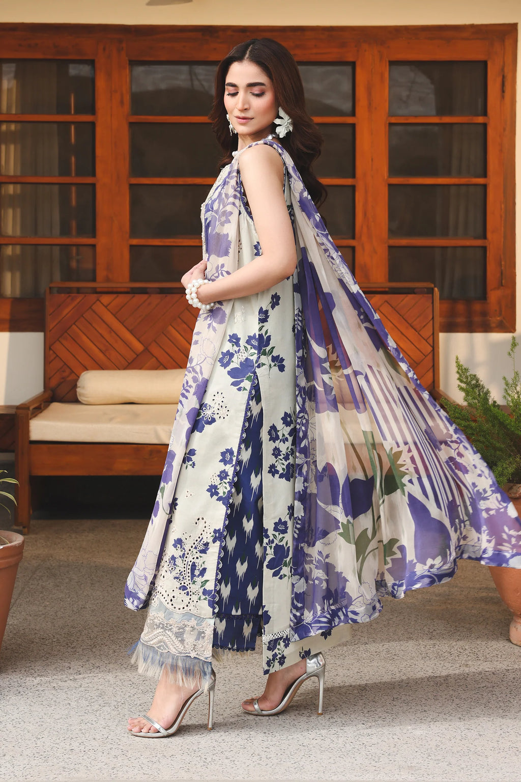 RAAYA ZINNIA DAISY