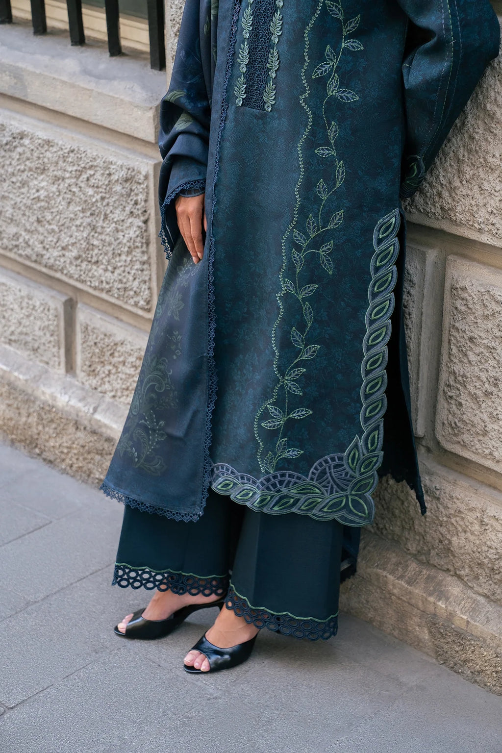 RANG RASIYA MEET ME IN ISTANBUL DUSK