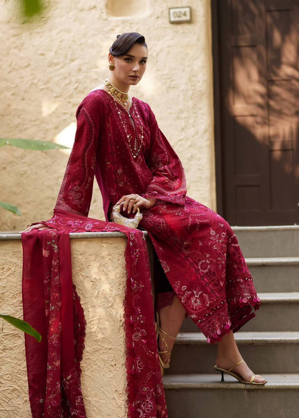 KANWAL MALIK ARIYA LUXURY SAFA