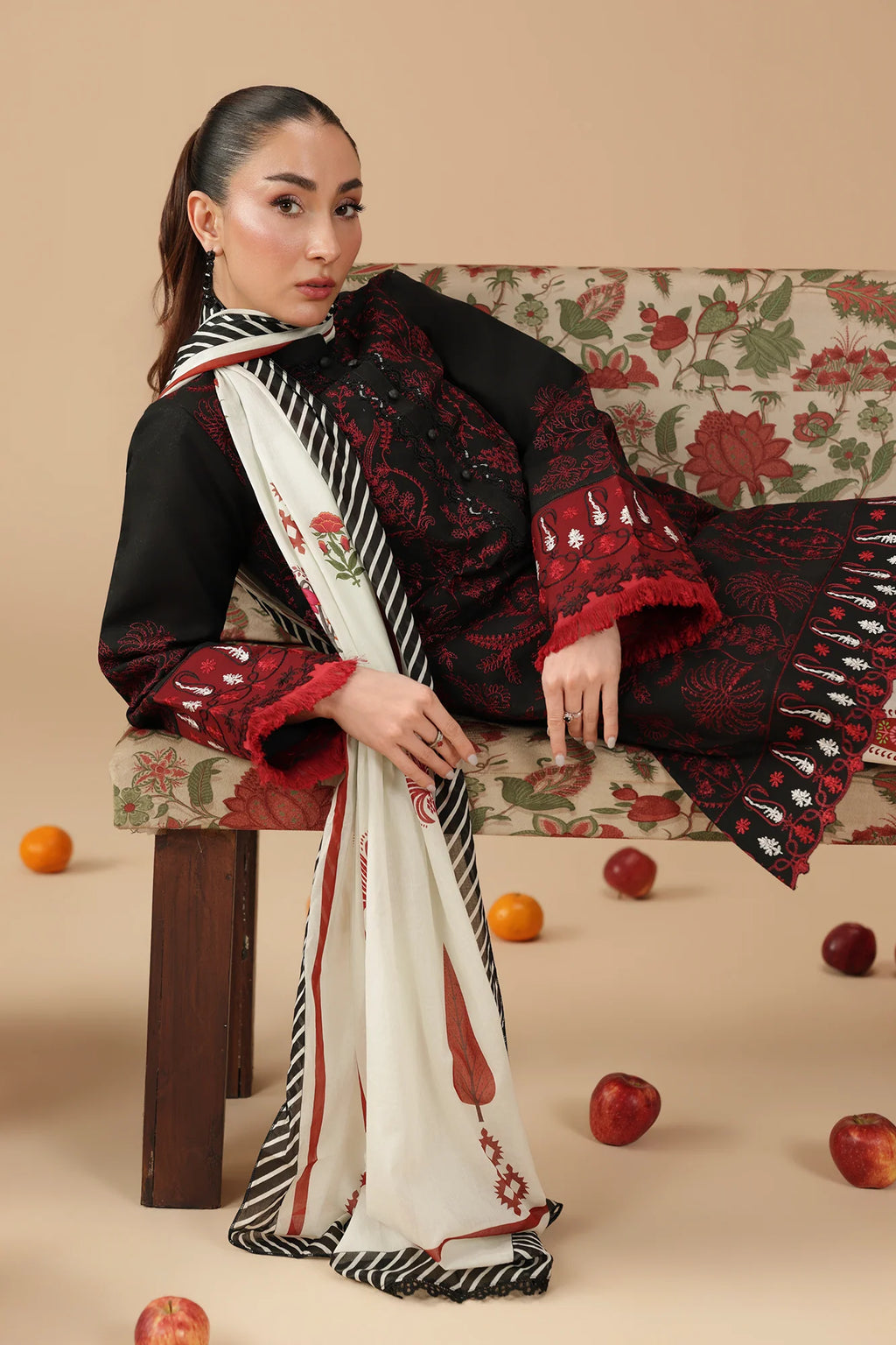 JAHAAN EMB LAWN SIGNATURE EDIT D-02