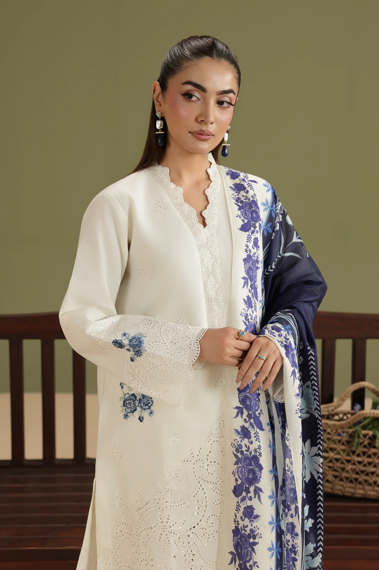 JAHAAN EMB LAWN SIGNATURE EDIT D-05