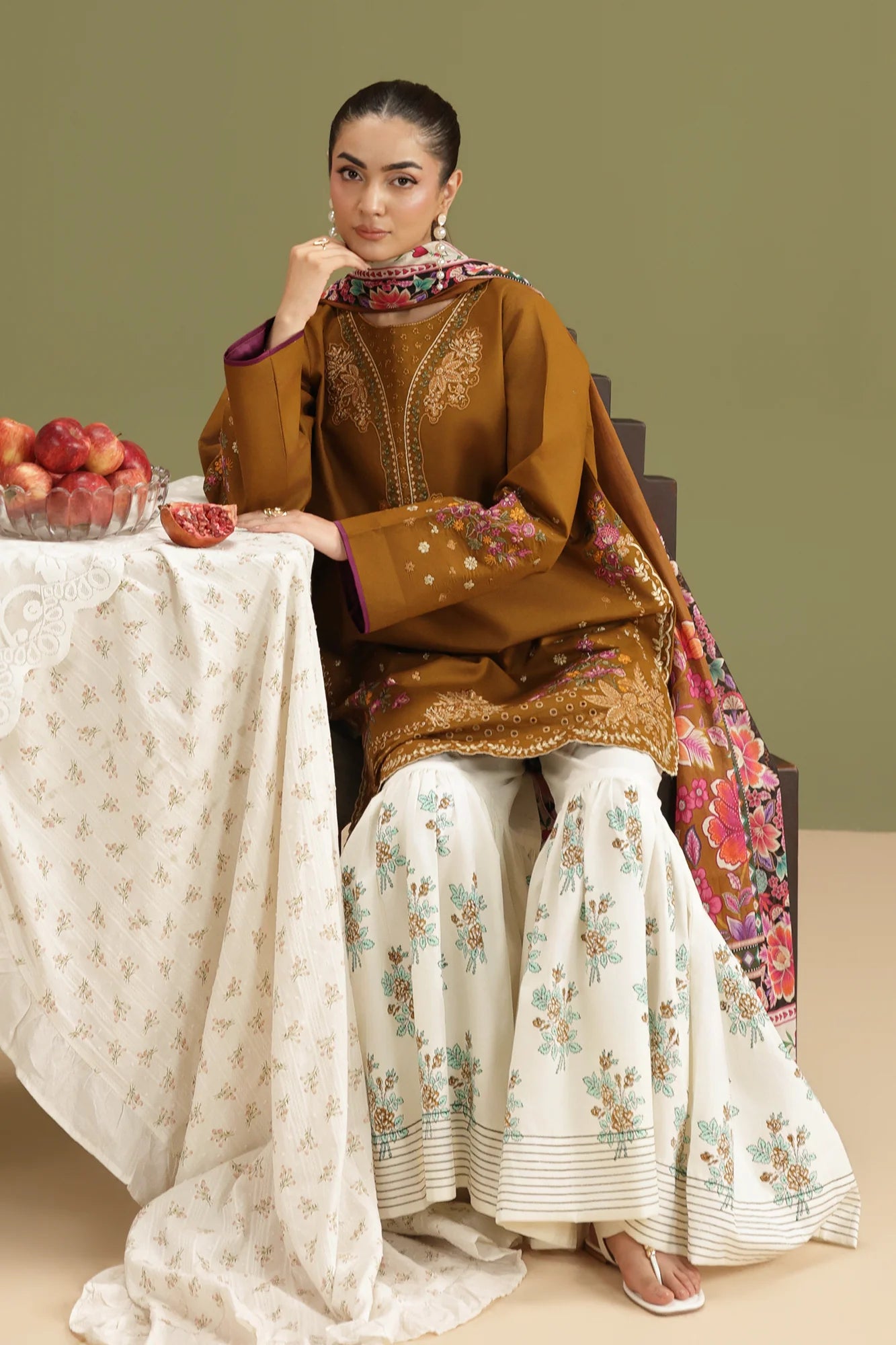 JAHAAN EMB LAWN SIGNATURE EDIT D-01