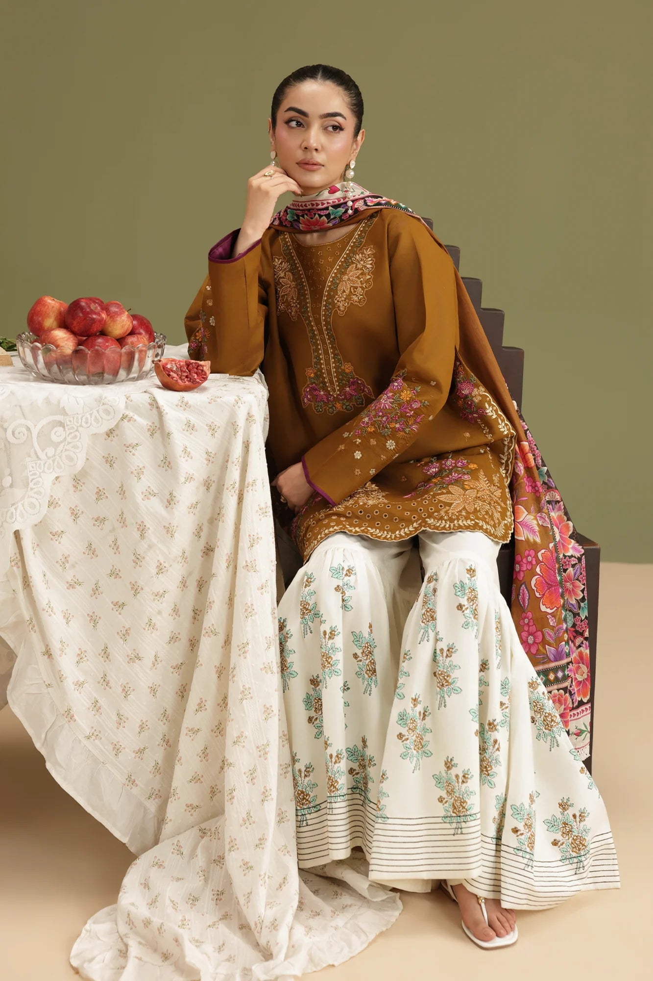 JAHAAN EMB LAWN SIGNATURE EDIT D-01