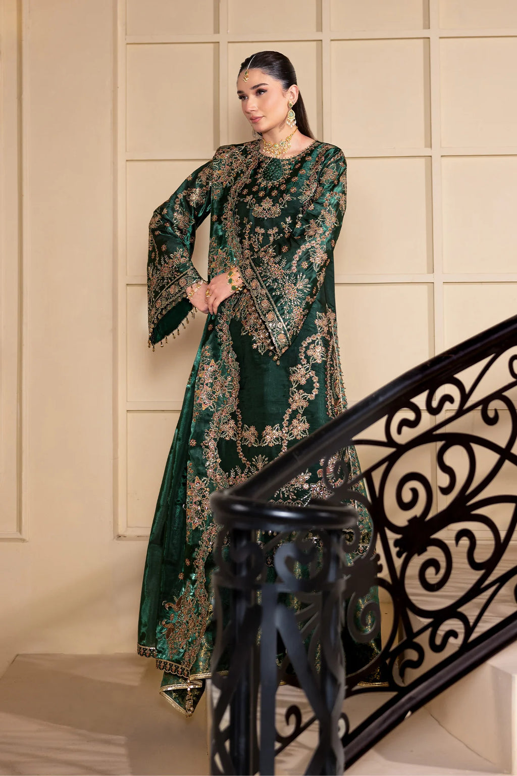 ALIZEH AAINA REFLECTION OF ELEGANCE GOTA