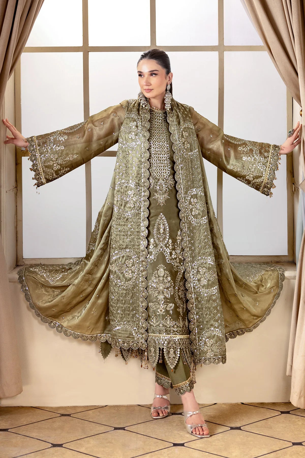 ALIZEH AAINA REFLECTION OF ELEGANCE HOORAB