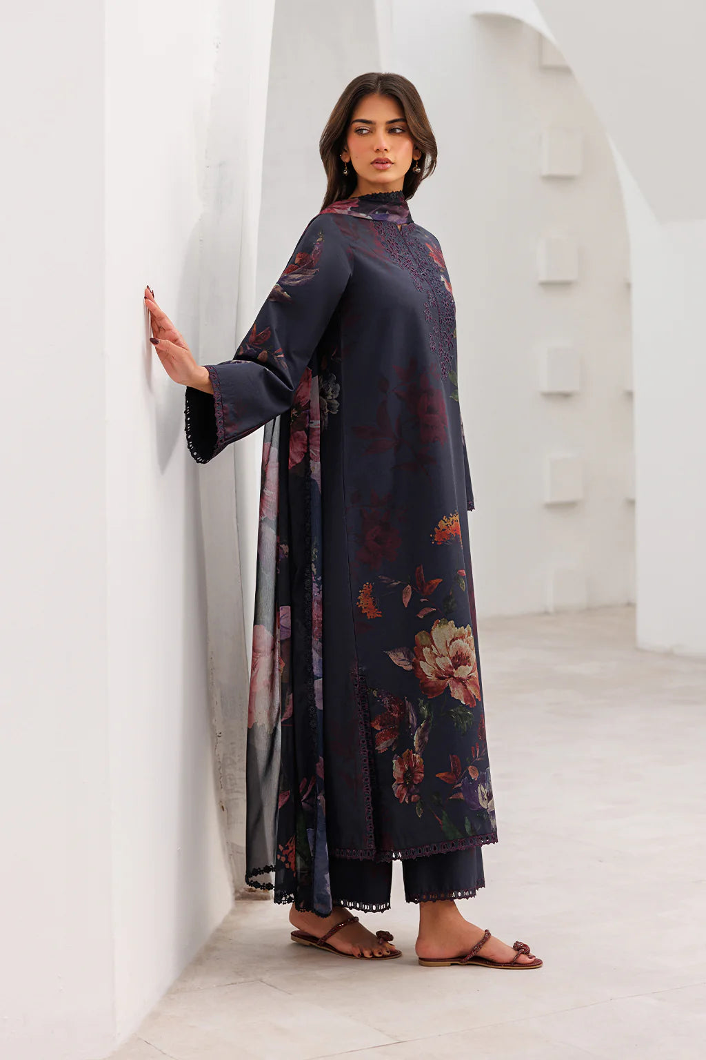 IZNIK EXCLUSIVE LAWN UE-645