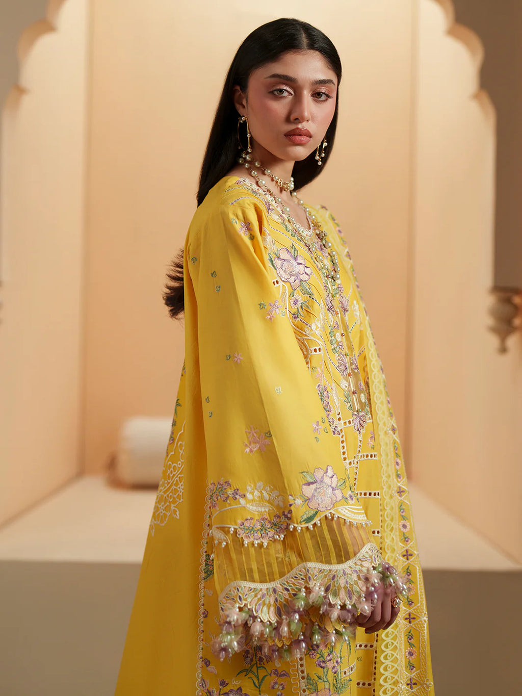 BINILYAS MASHRIQ LUXURY D-111-A