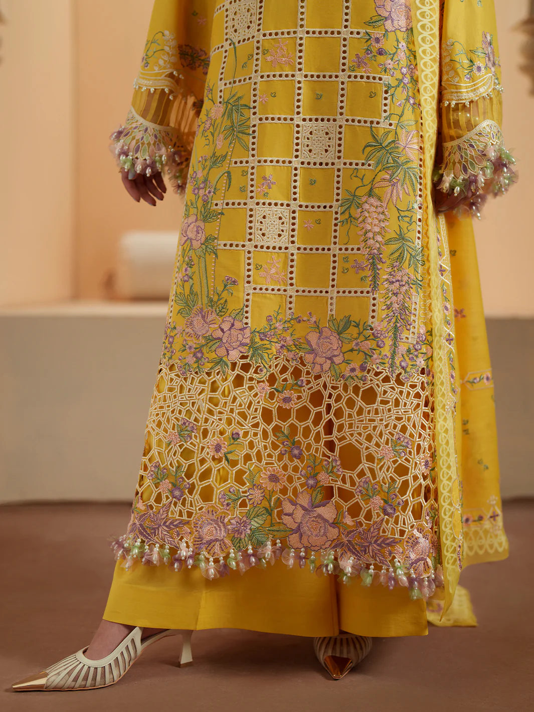 BINILYAS MASHRIQ LUXURY D-111-A