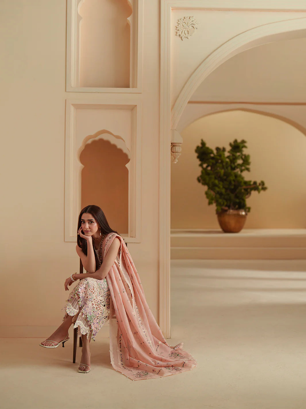 BINILYAS MASHRIQ LUXURY D-111-B