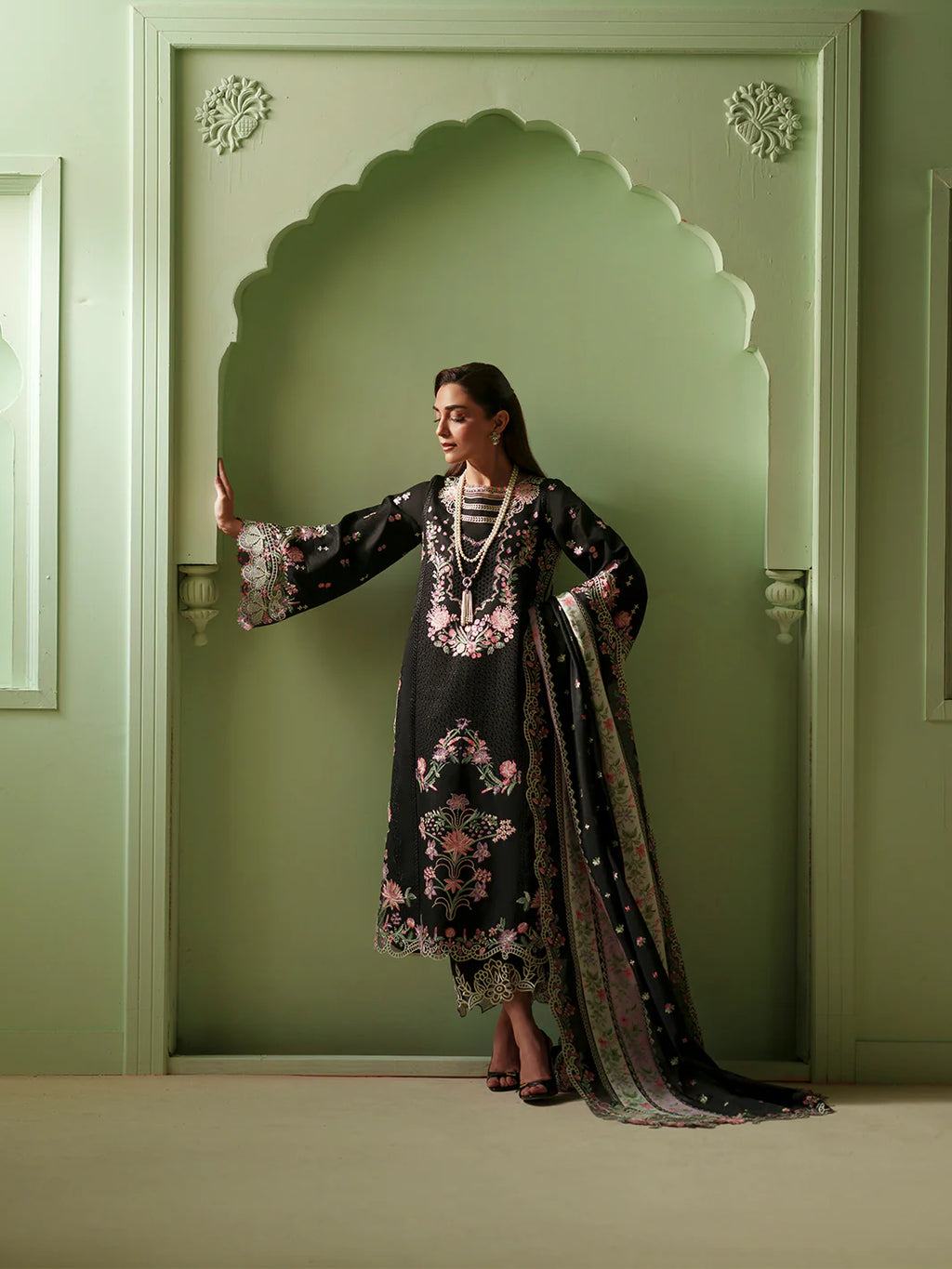 BINILYAS MASHRIQ LUXURY D-112-B