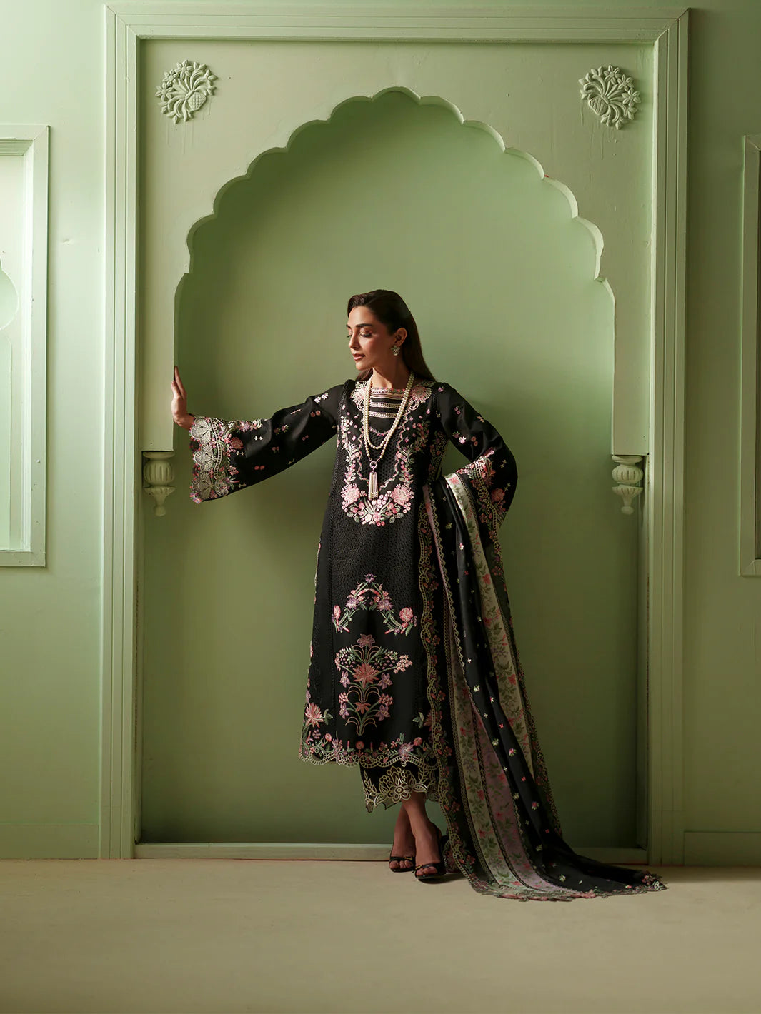 BINILYAS MASHRIQ LUXURY D-112-B