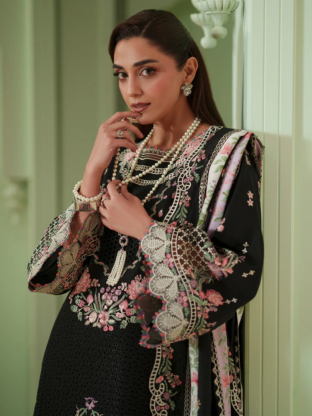 BINILYAS MASHRIQ LUXURY D-112-B