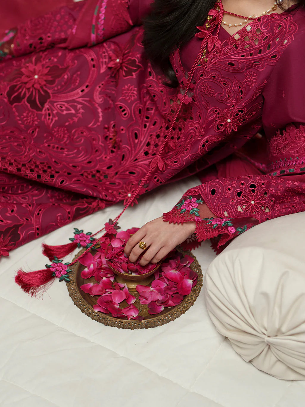 BINILYAS MASHRIQ LUXURY D-113-B
