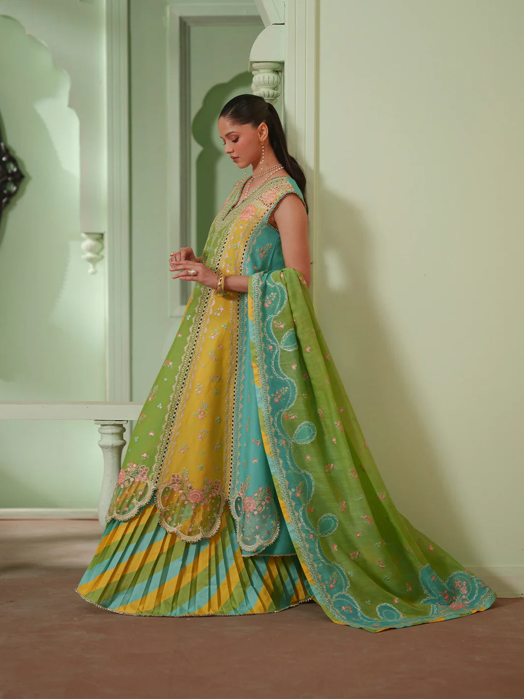 BINILYAS MASHRIQ LUXURY D-114-A