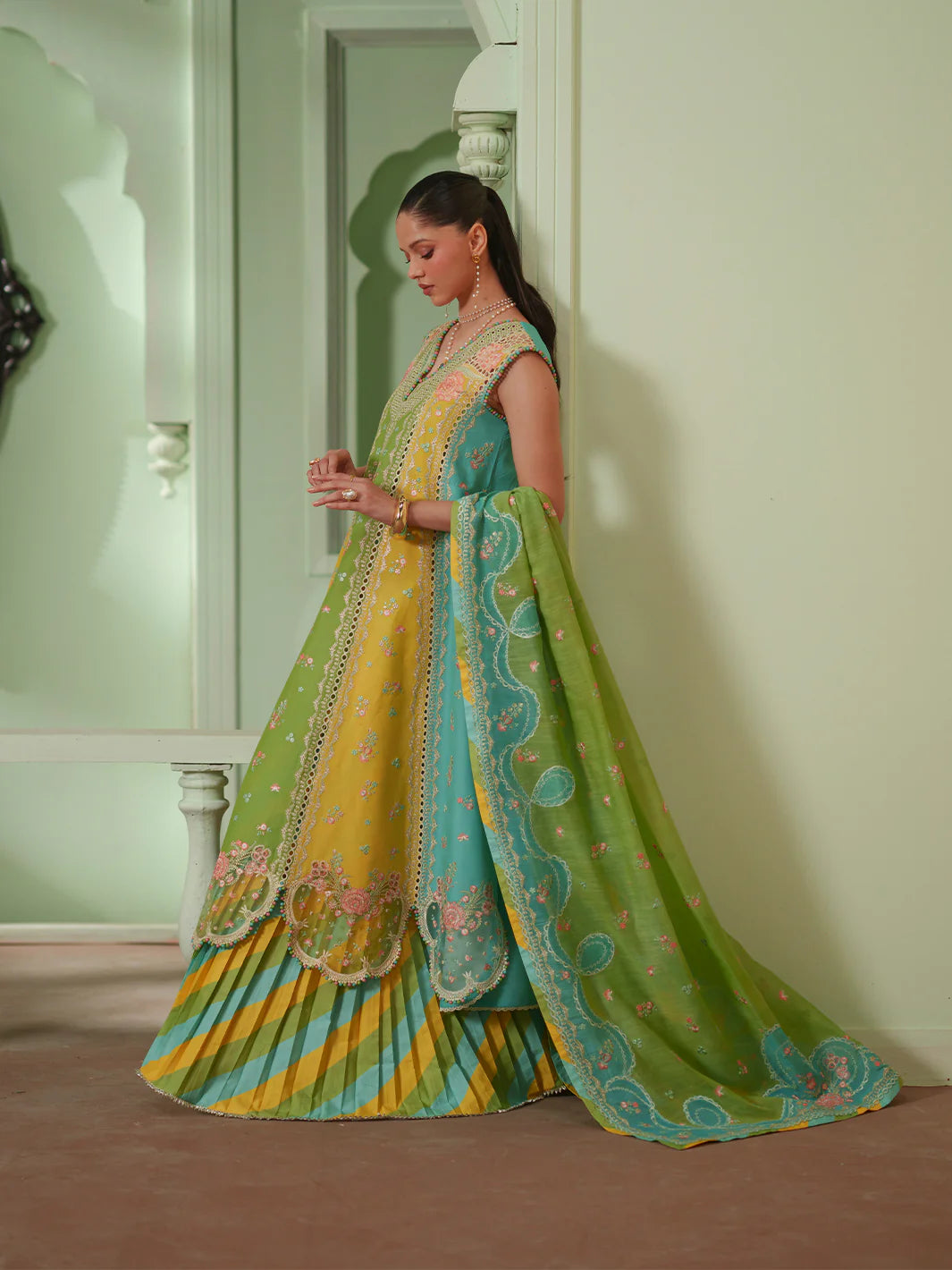 BINILYAS MASHRIQ LUXURY D-114-A