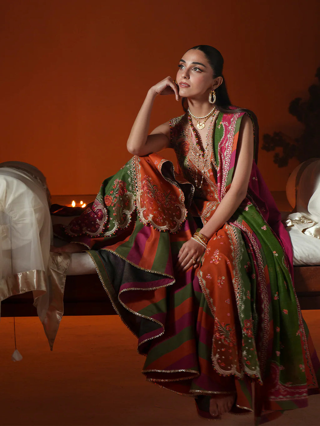 BINILYAS MASHRIQ LUXURY D-114-B