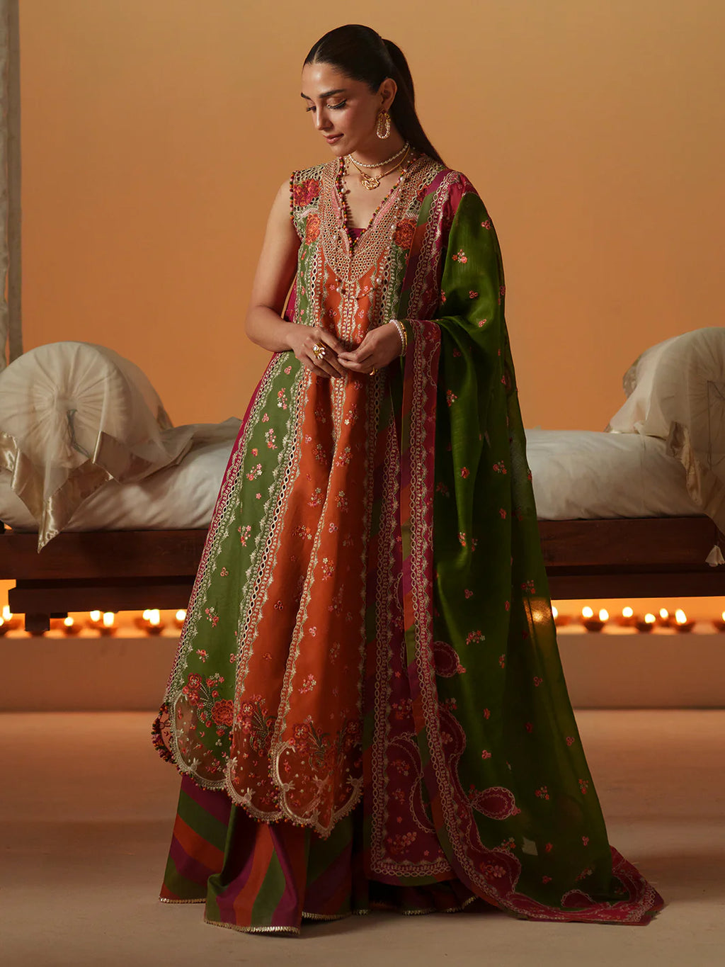 BINILYAS MASHRIQ LUXURY D-114-B