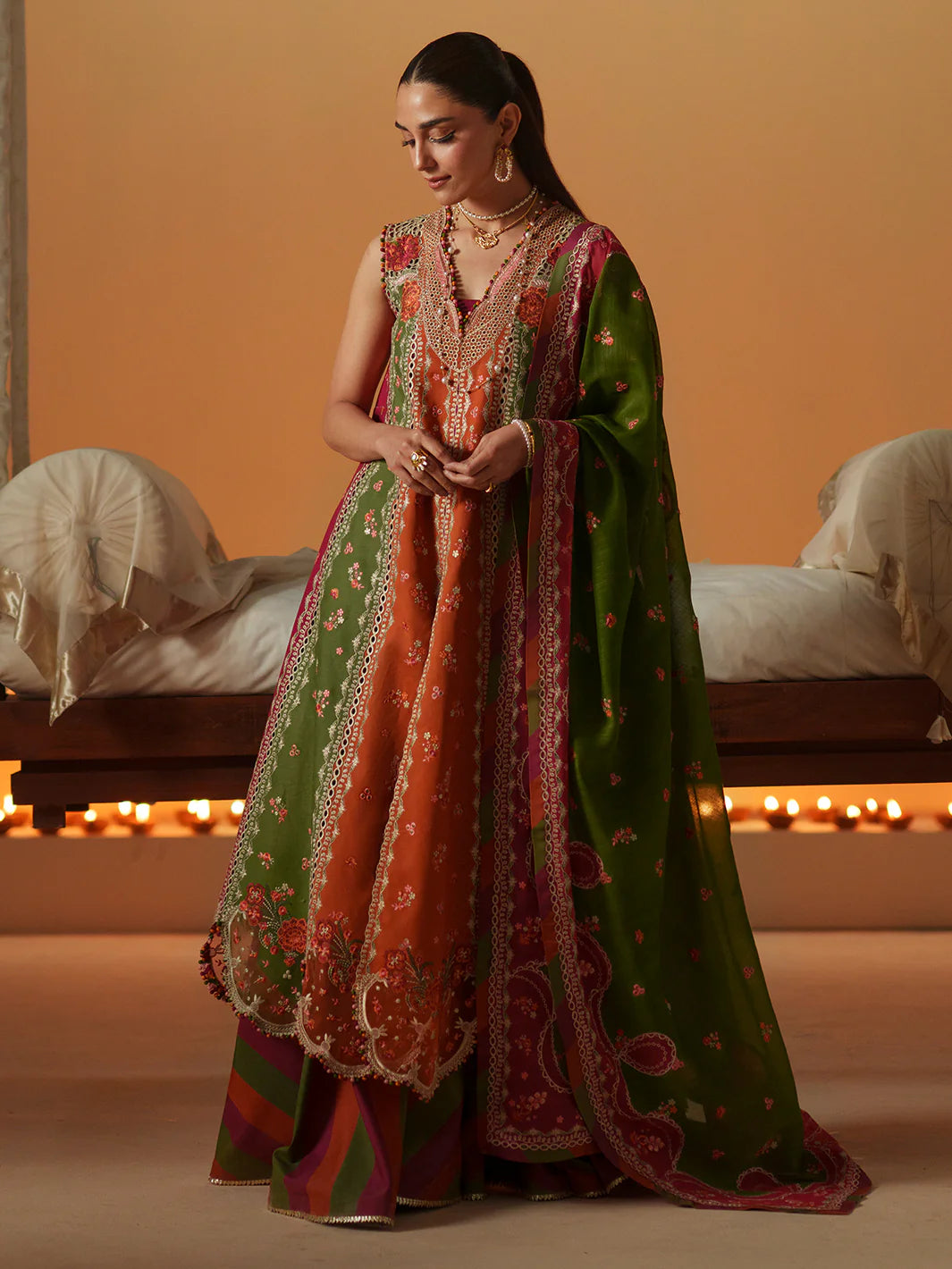 BINILYAS MASHRIQ LUXURY D-114-B