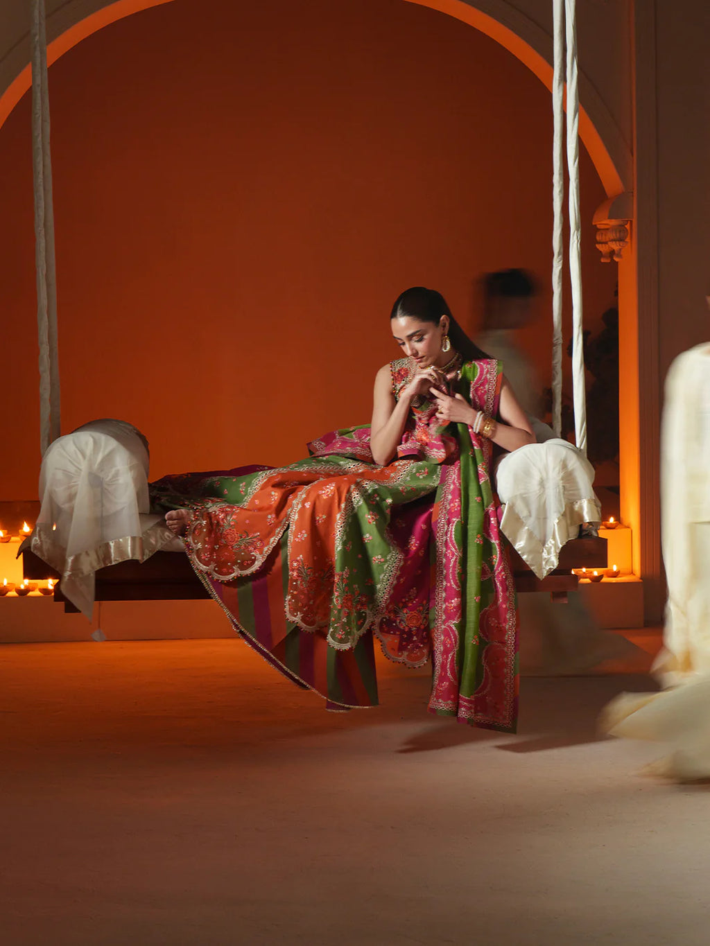BINILYAS MASHRIQ LUXURY D-114-B