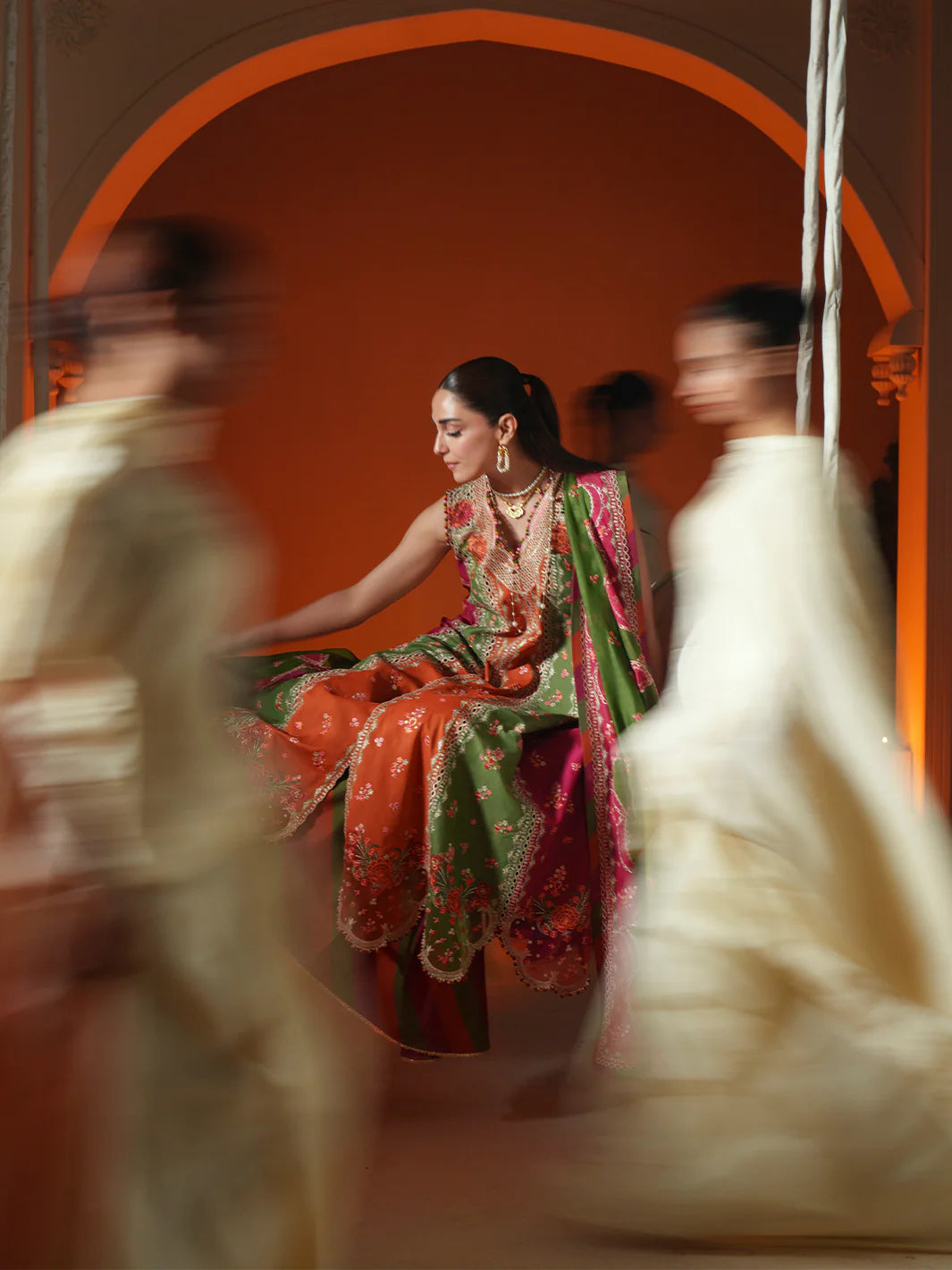 BINILYAS MASHRIQ LUXURY D-114-B
