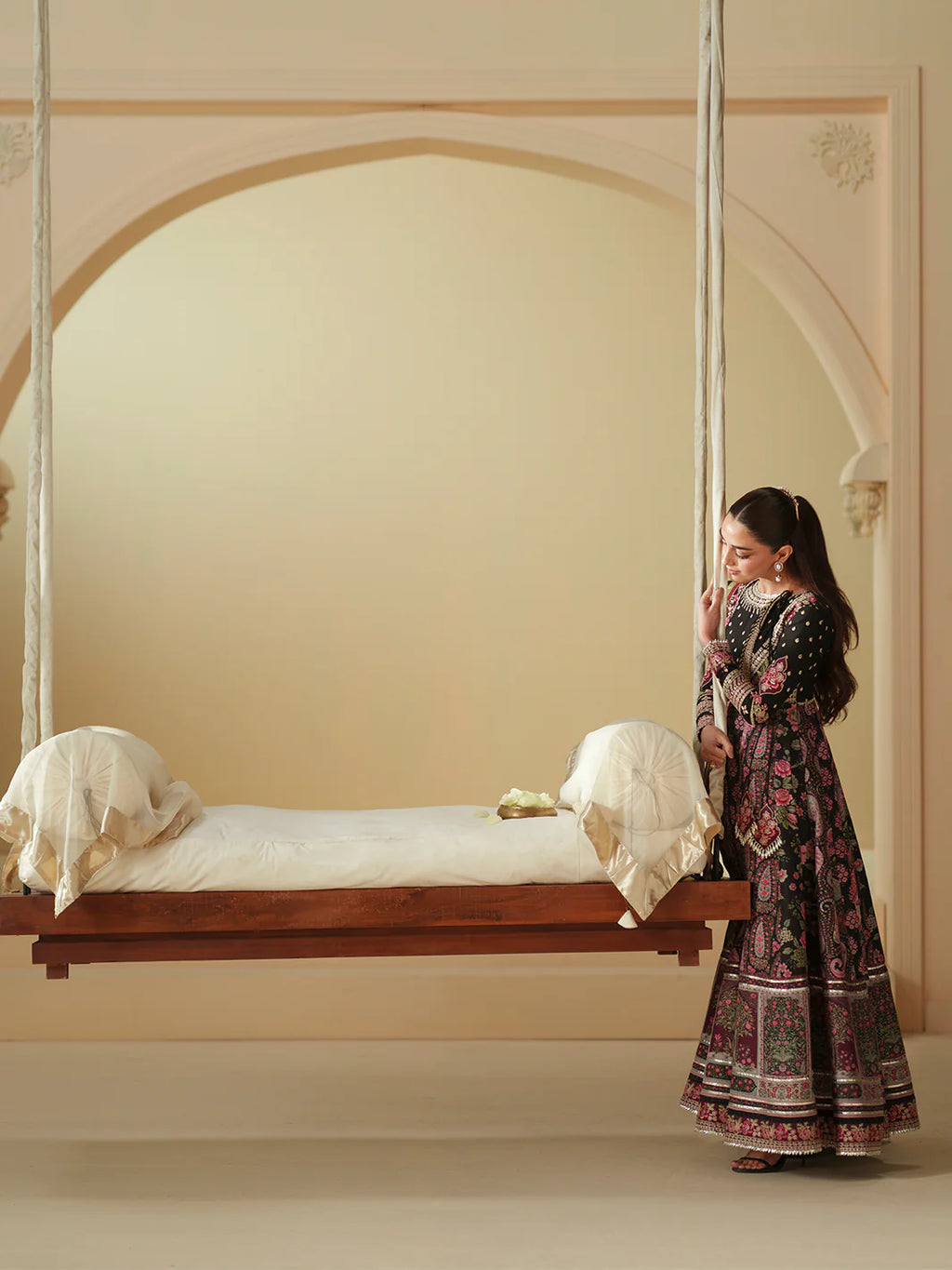 BINILYAS MASHRIQ LUXURY D-115-B
