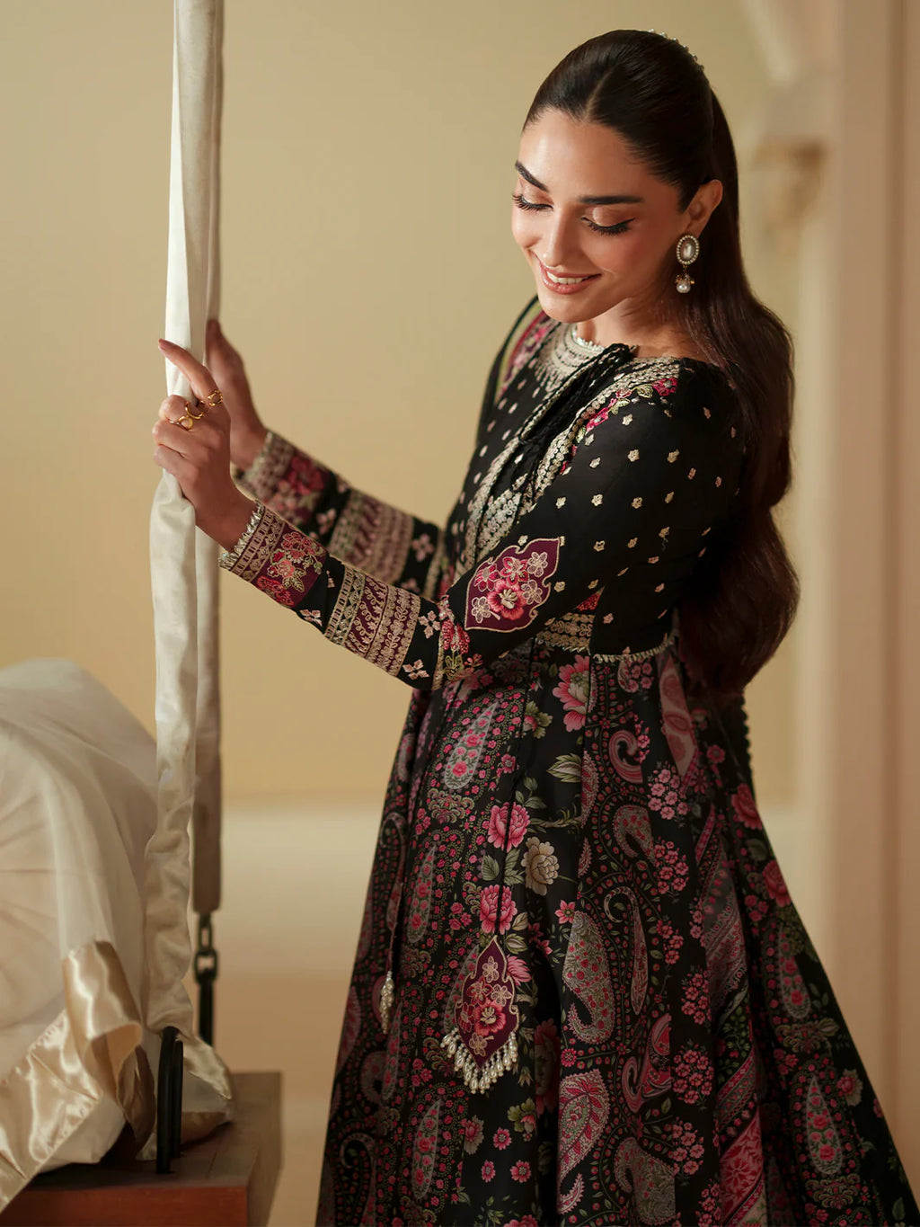 BINILYAS MASHRIQ LUXURY D-115-B