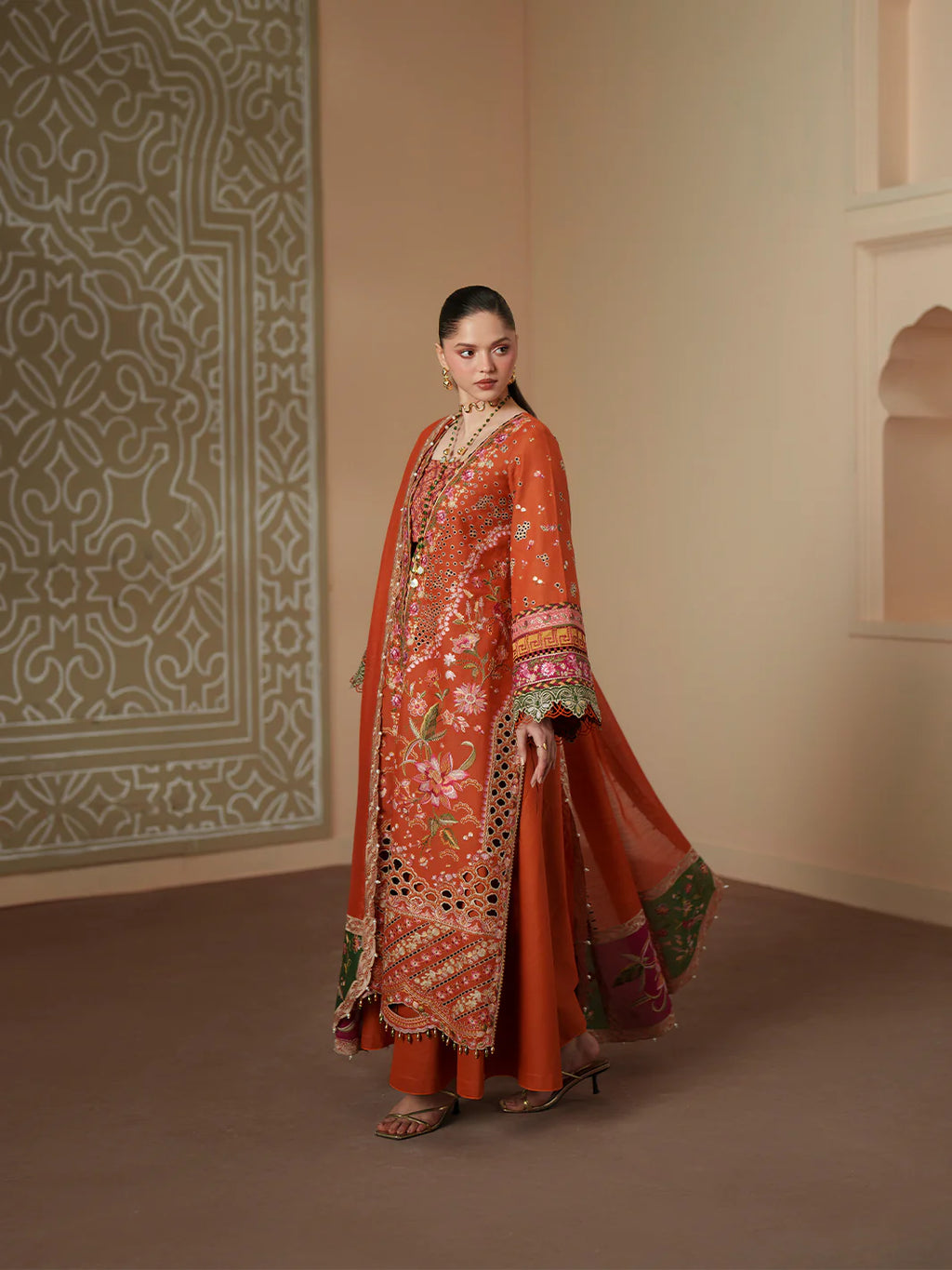 BINILYAS MASHRIQ LUXURY D-116-A