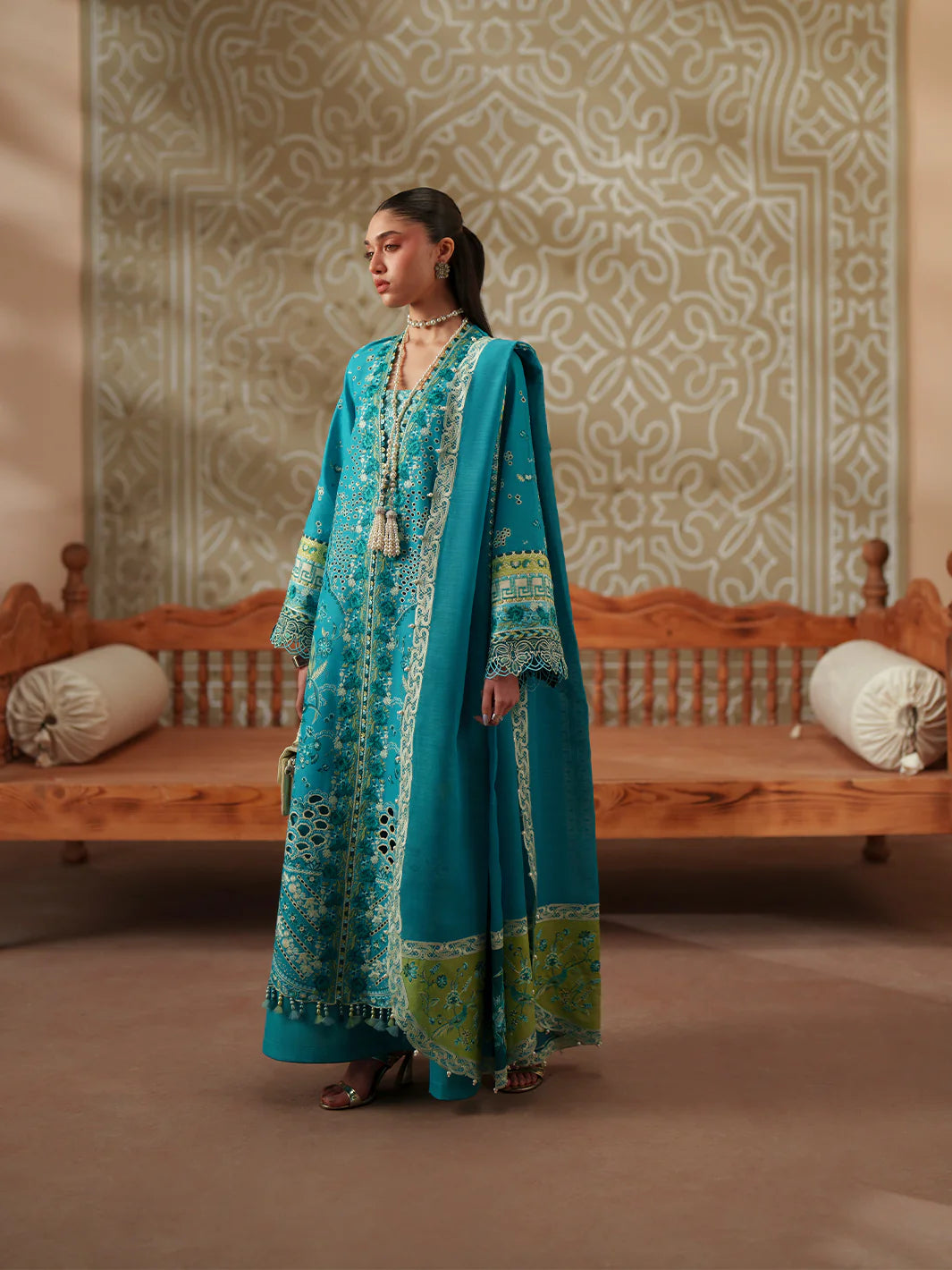 BINILYAS MASHRIQ LUXURY D-116-B
