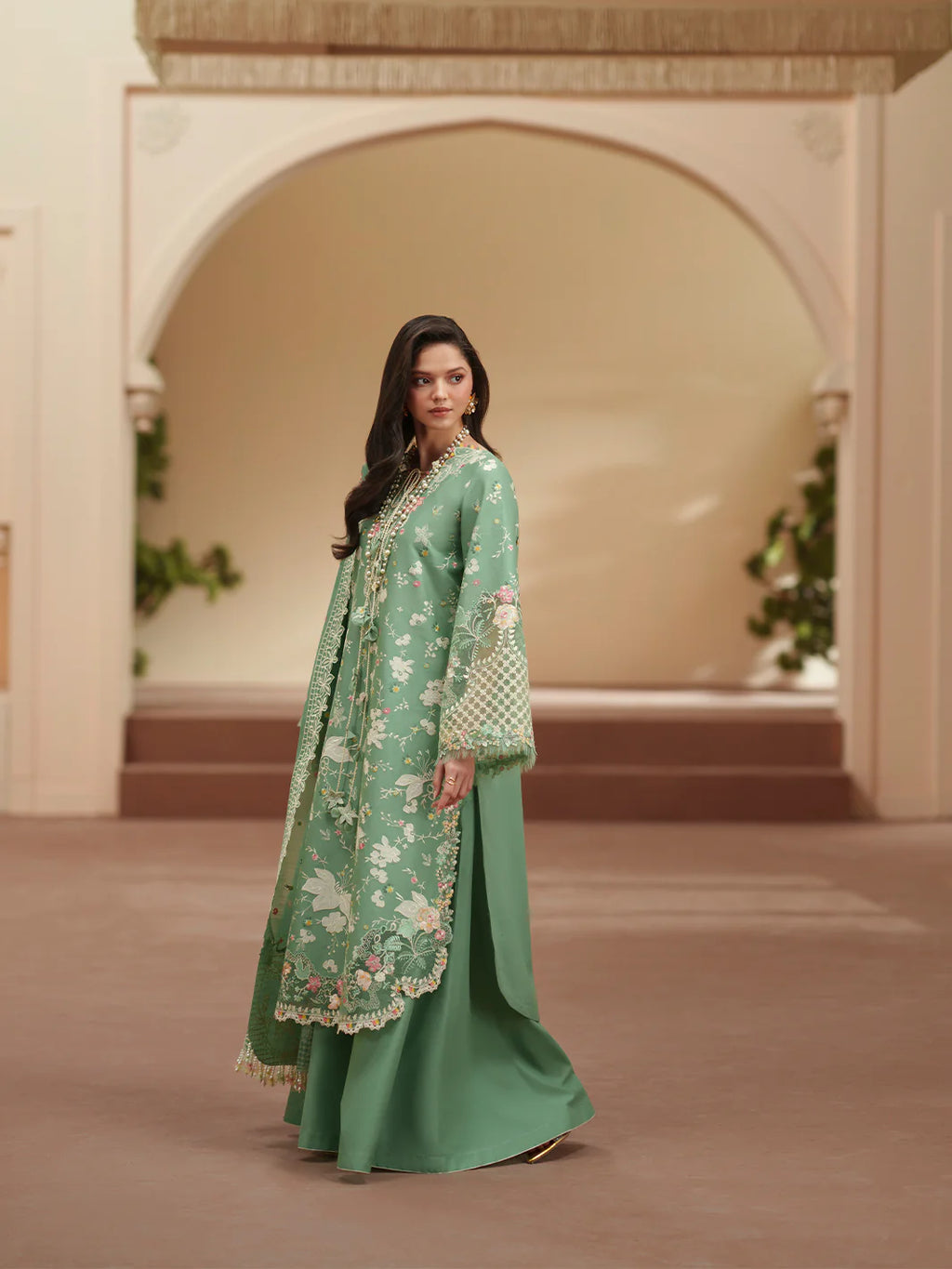 BINILYAS MASHRIQ LUXURY D-117-A