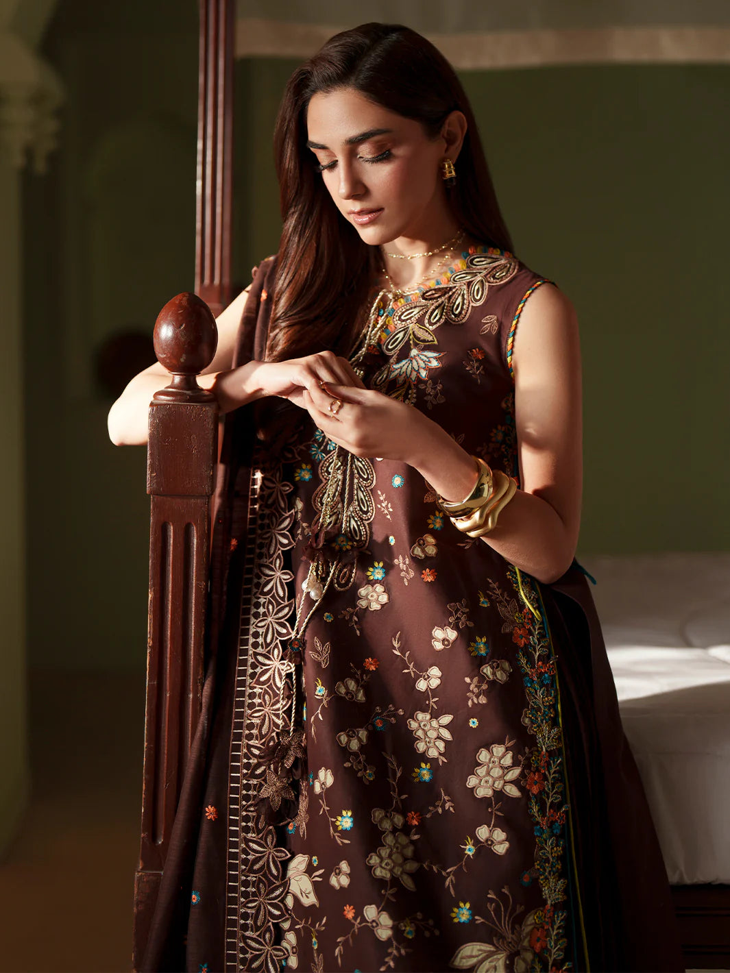 BINILYAS MASHRIQ LUXURY D-117-B