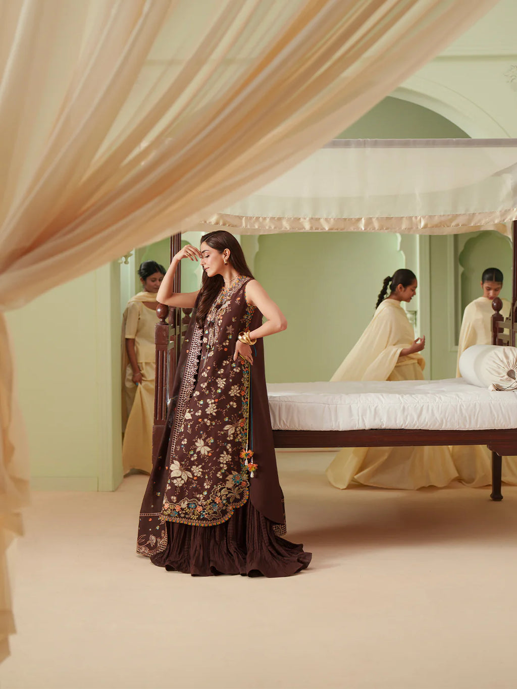 BINILYAS MASHRIQ LUXURY D-117-B
