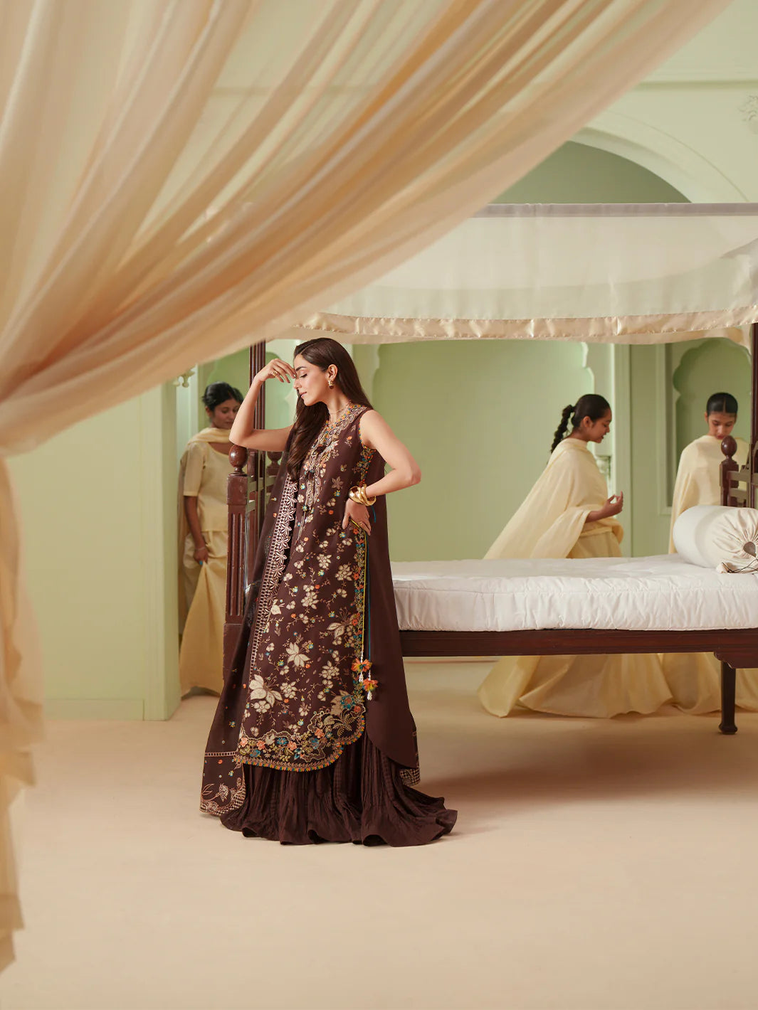 BINILYAS MASHRIQ LUXURY D-117-B