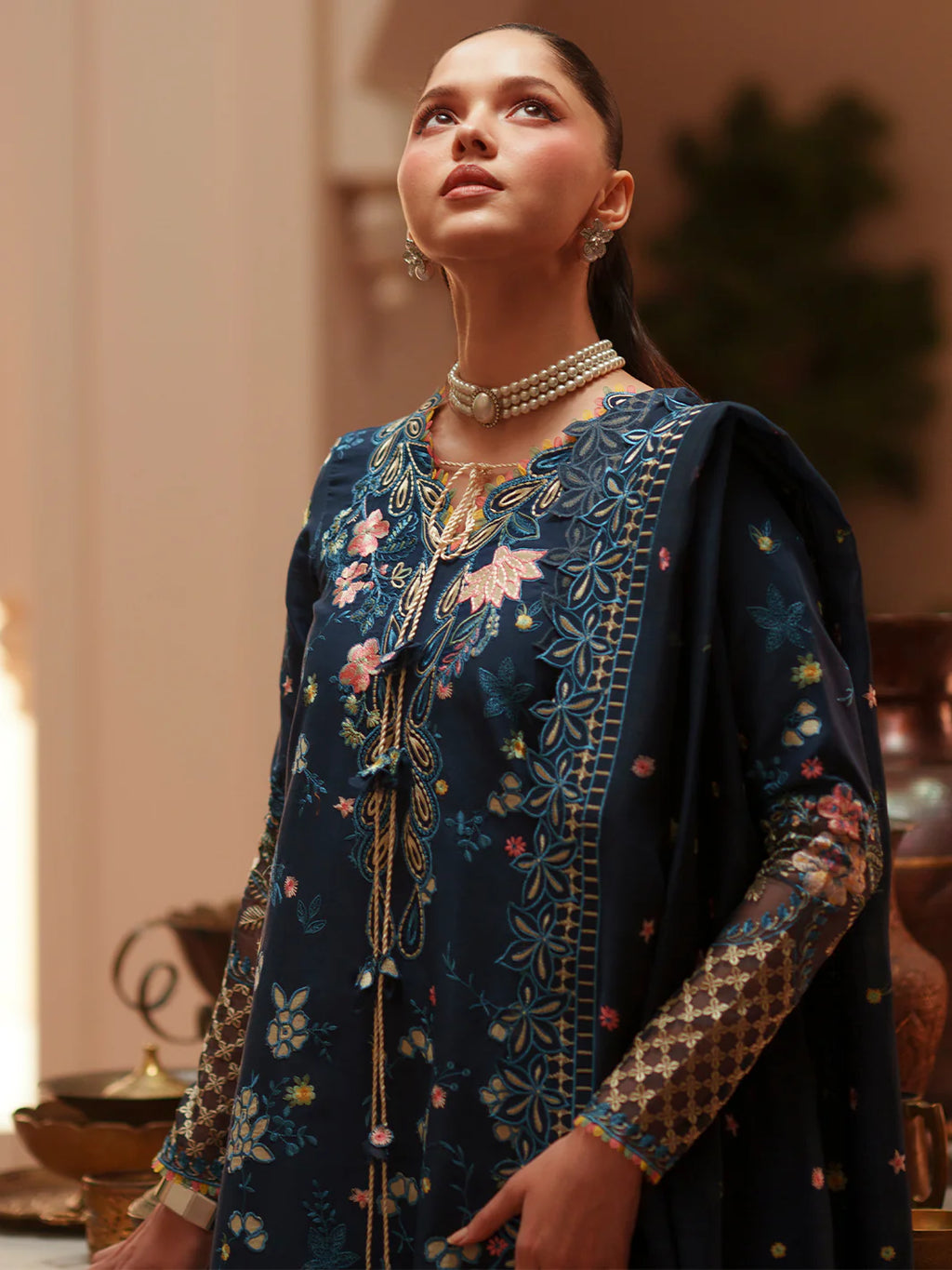BINILYAS MASHRIQ LUXURY D-117-C