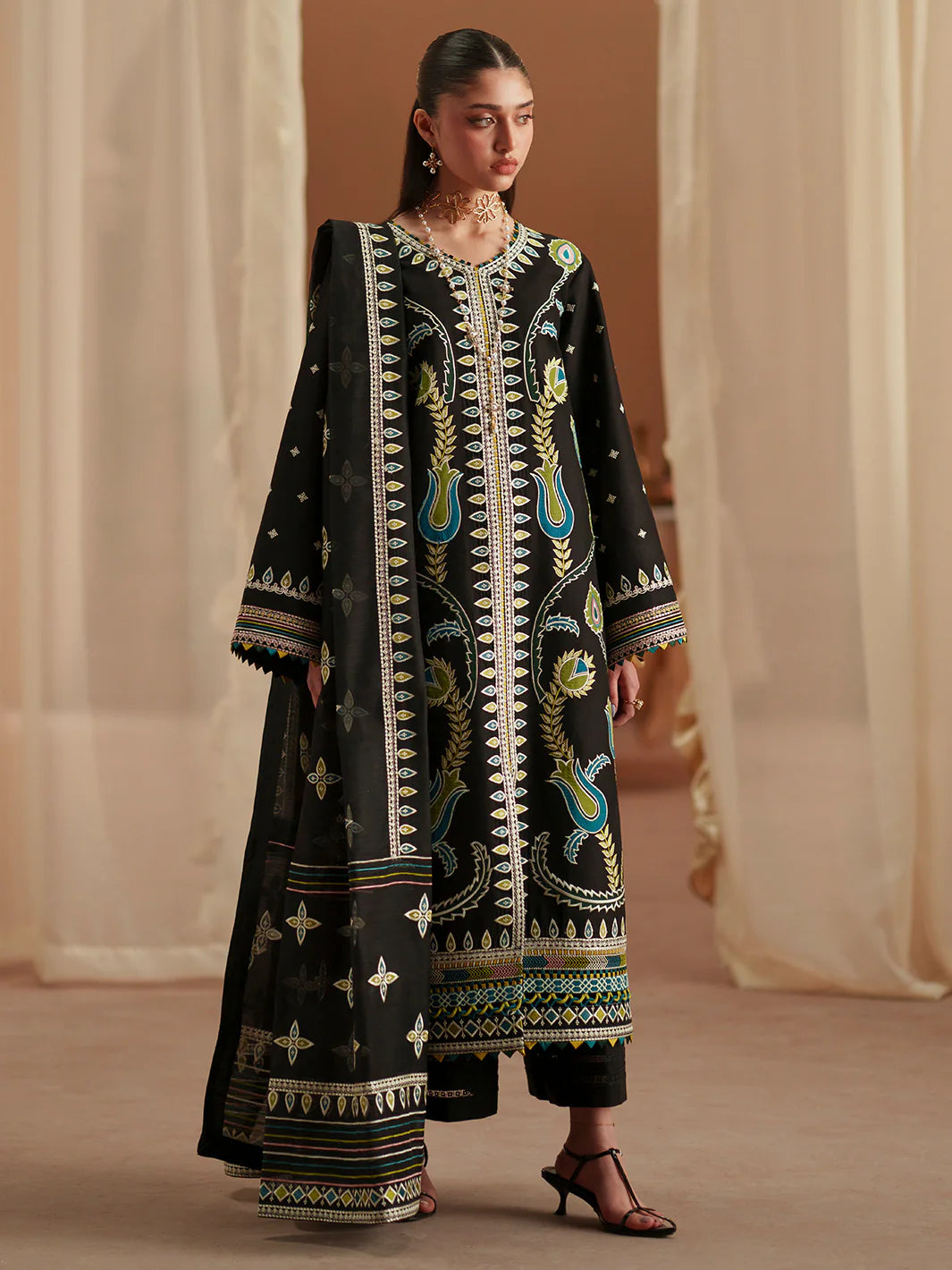 BINILYAS MASHRIQ LUXURY D-118-B