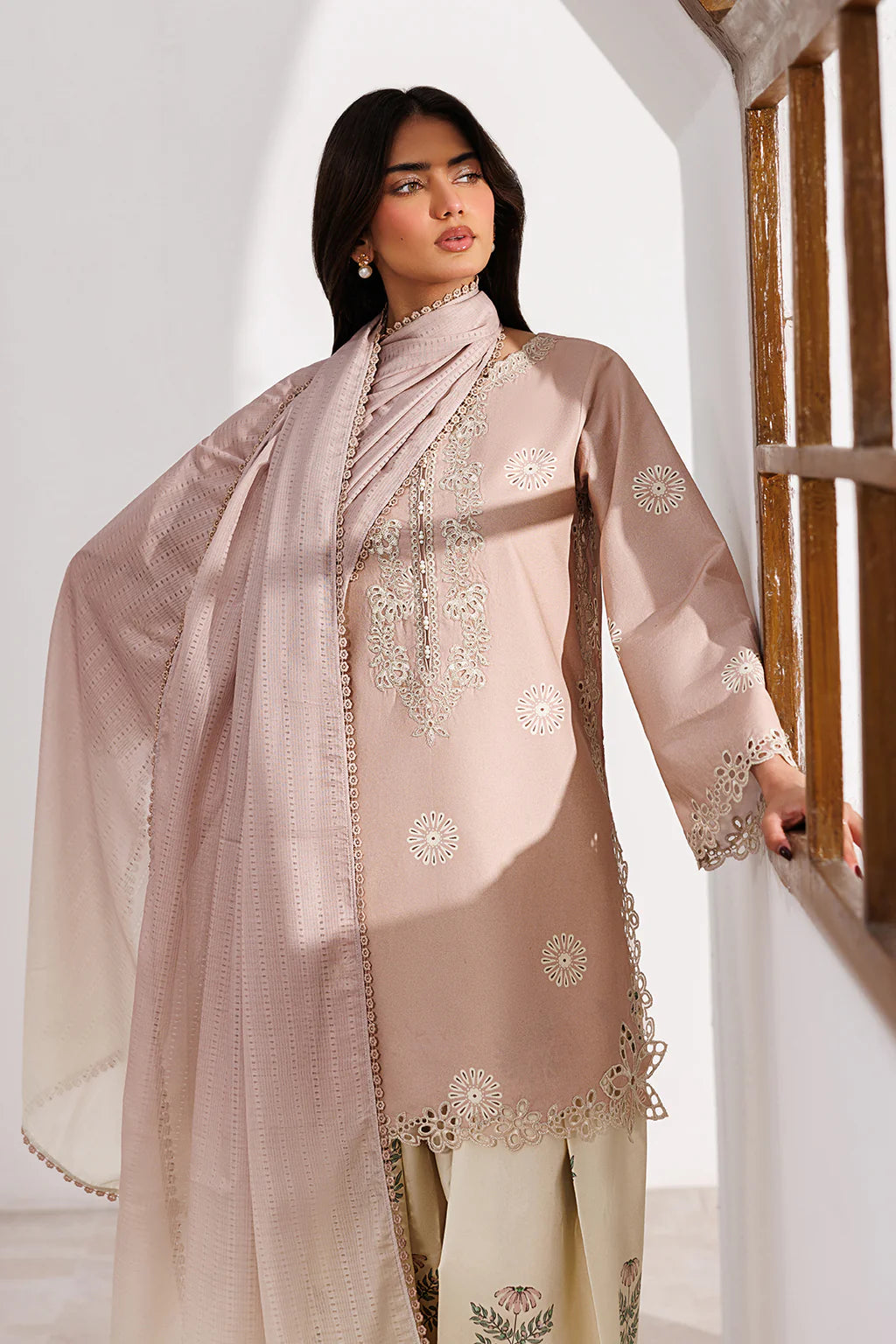 IZNIK EXCLUSIVE LAWN UE-640