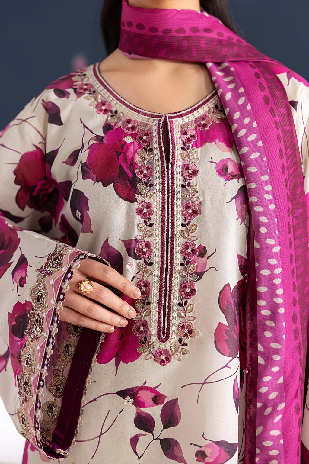 BAROQUE UF-4463