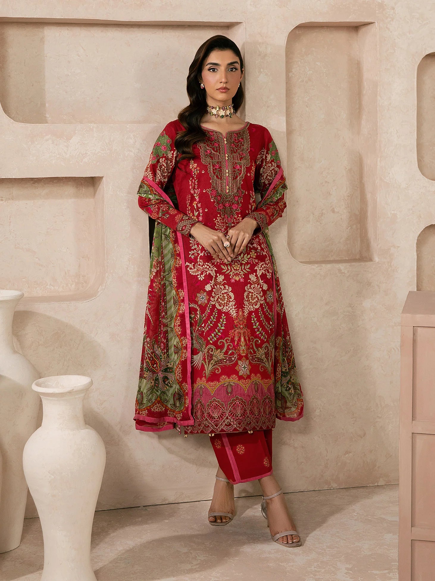 GULAAL SYRA LAWN NAEL