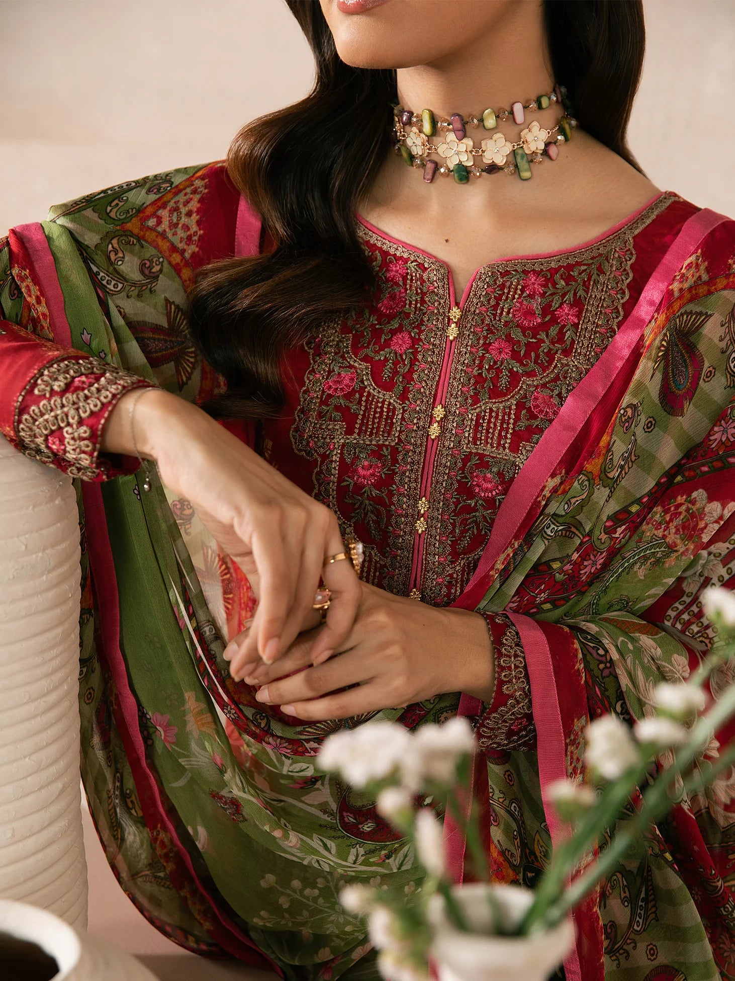 GULAAL SYRA LAWN NAEL