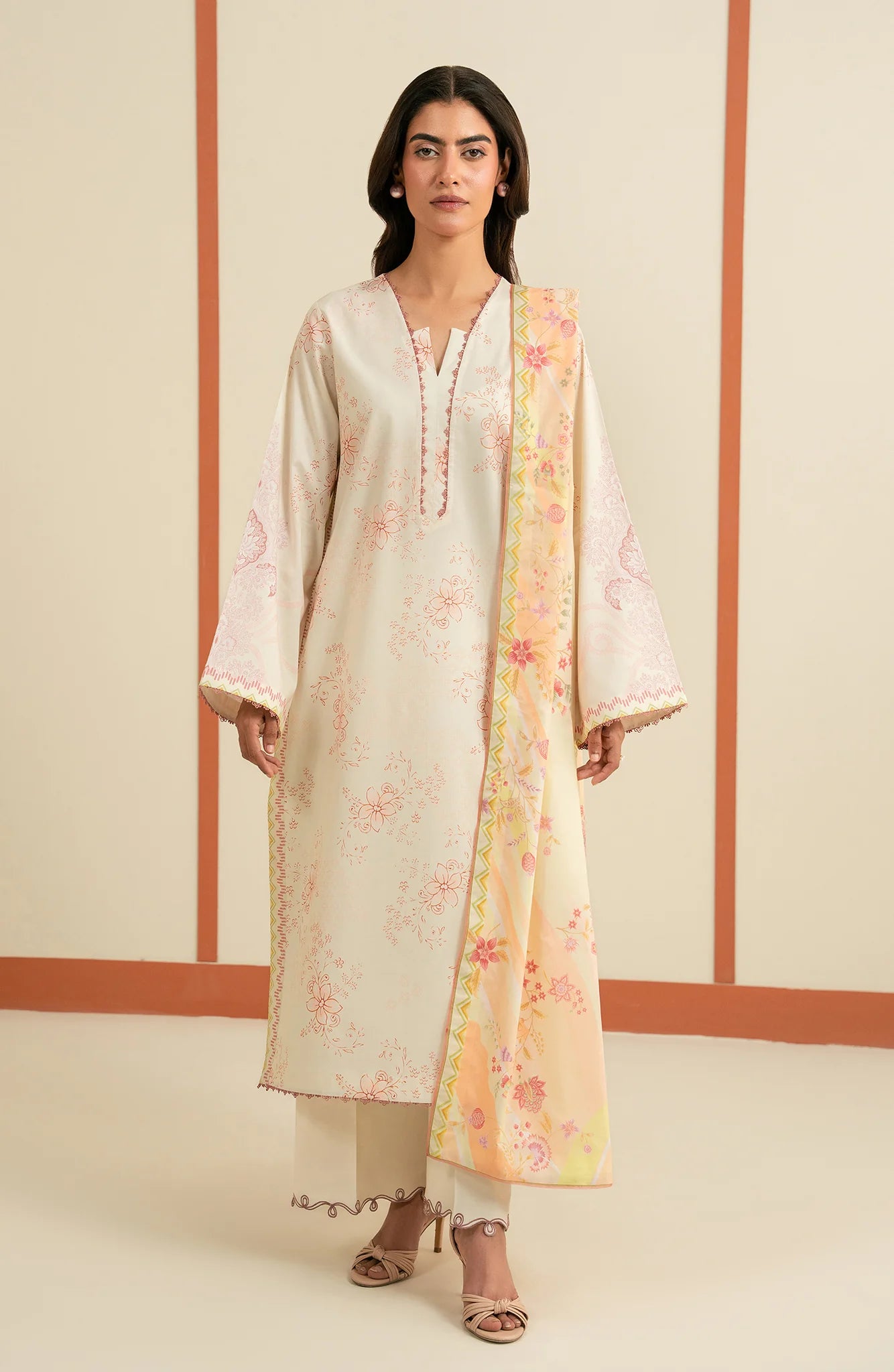 SERAN ESSENTIALS 26  D-06