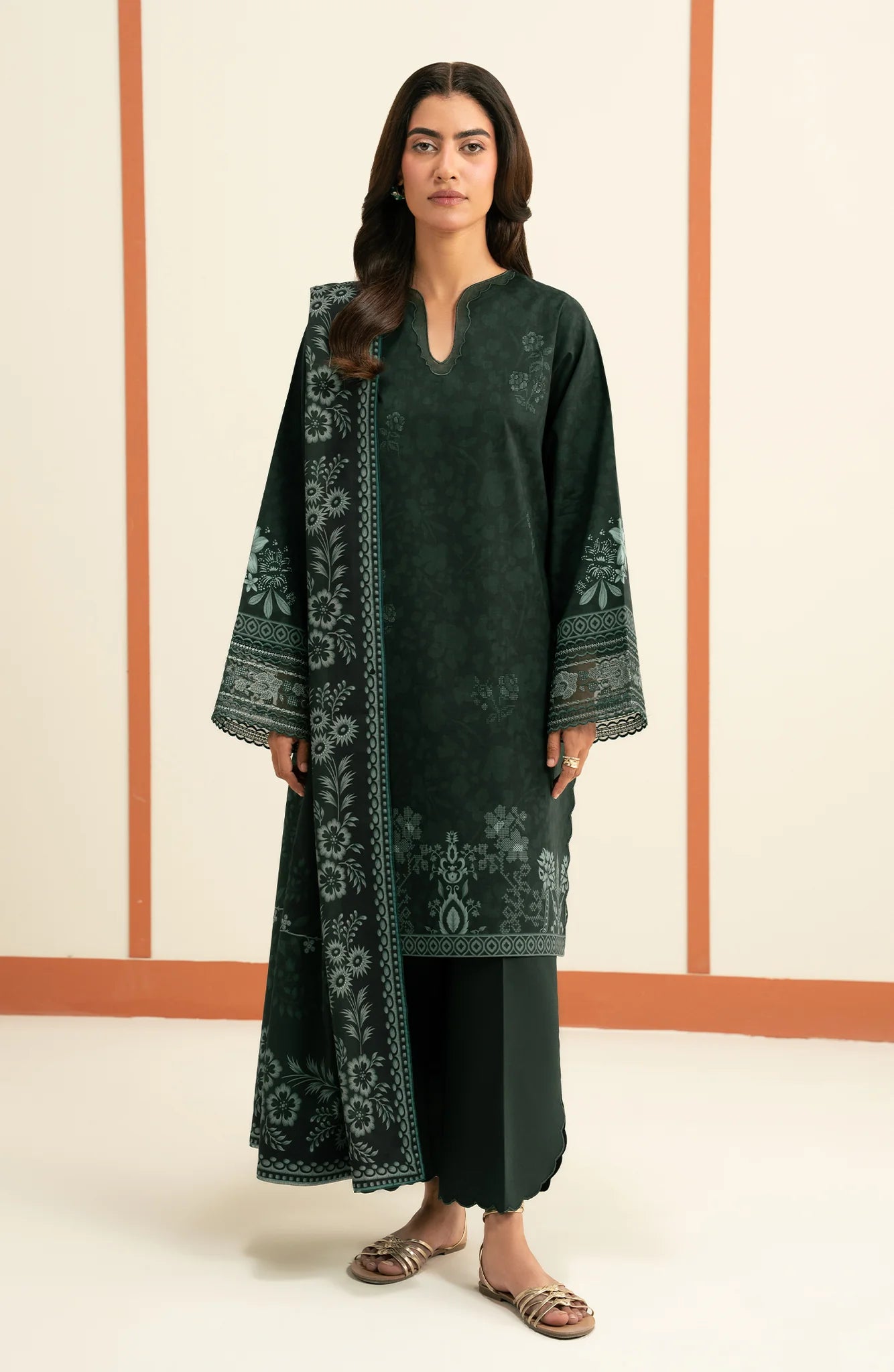 SERAN ESSENTIALS 26  D-05