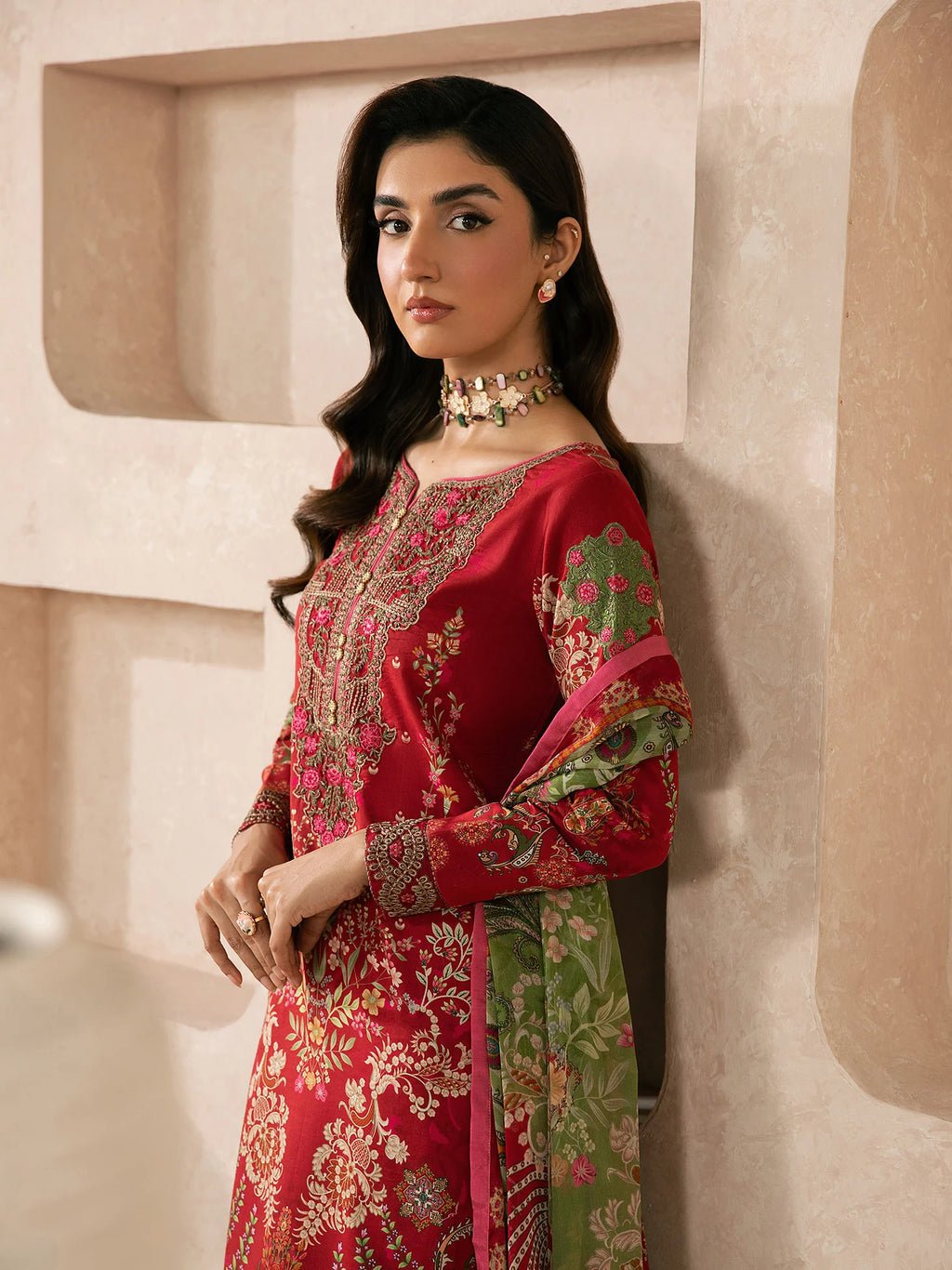 GULAAL SYRA LAWN NAEL