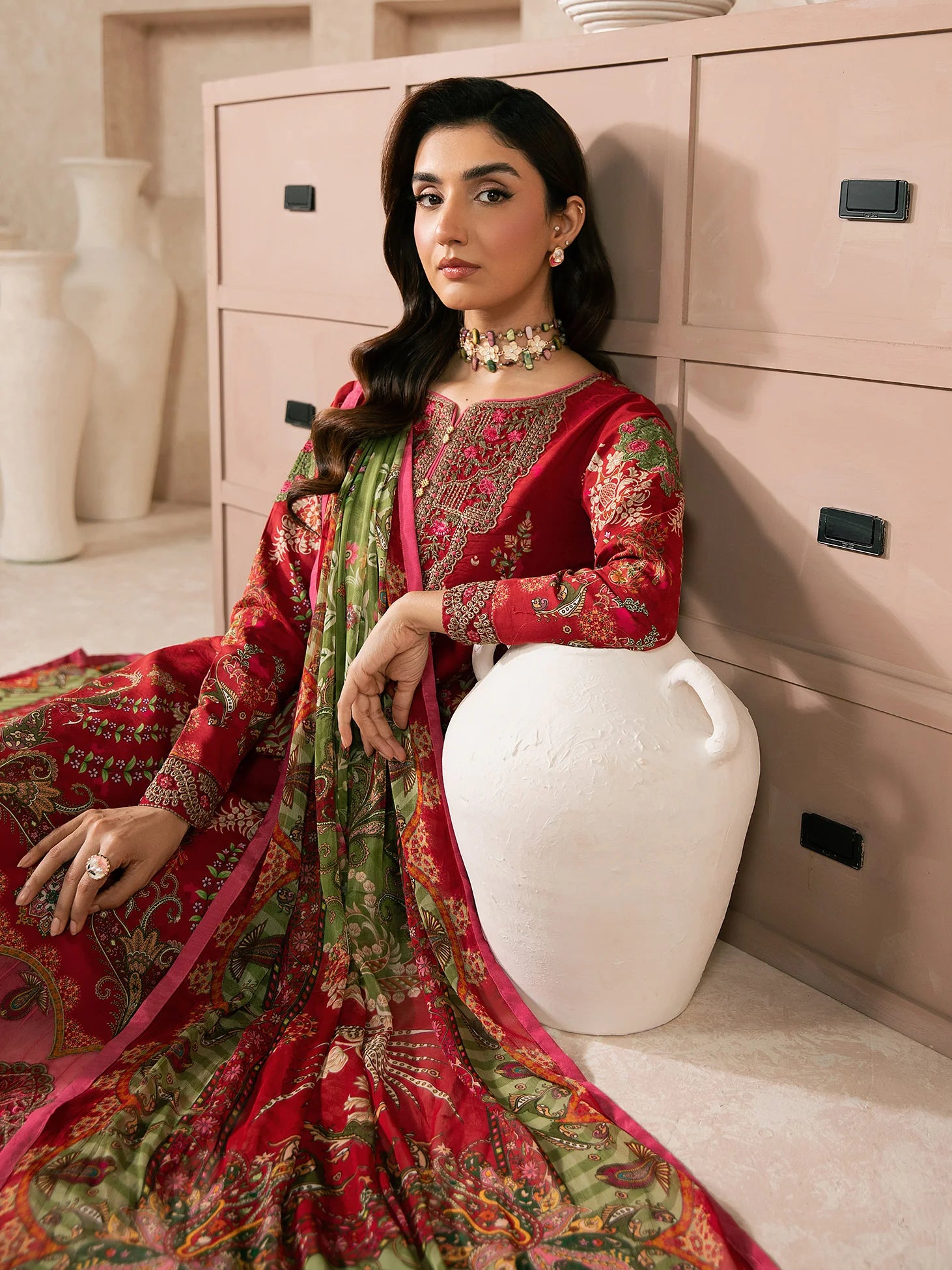 GULAAL SYRA LAWN NAEL
